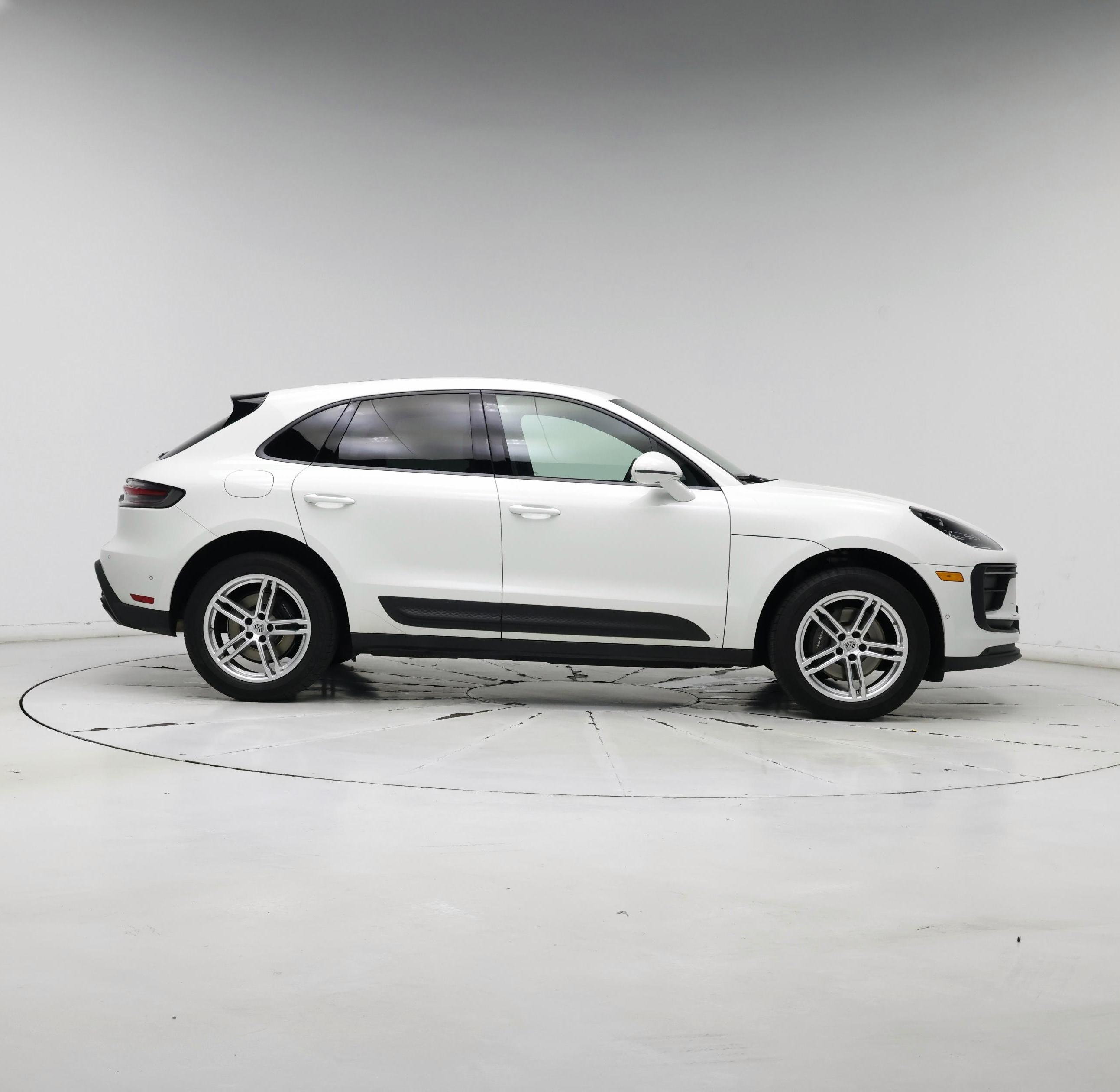 Thumbnail: 2022 Porsche Macan - 7