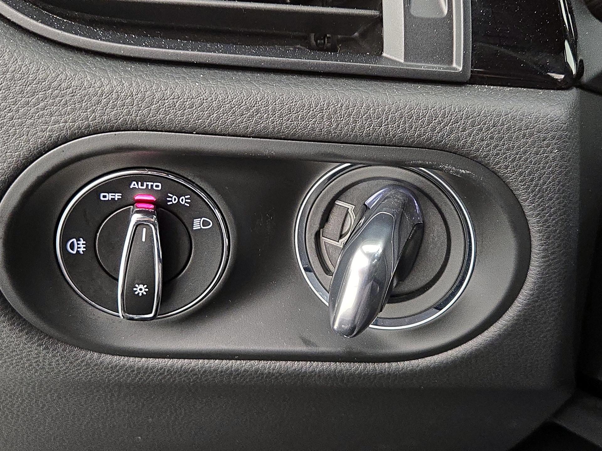 Thumbnail: 2022 Porsche Macan - 13