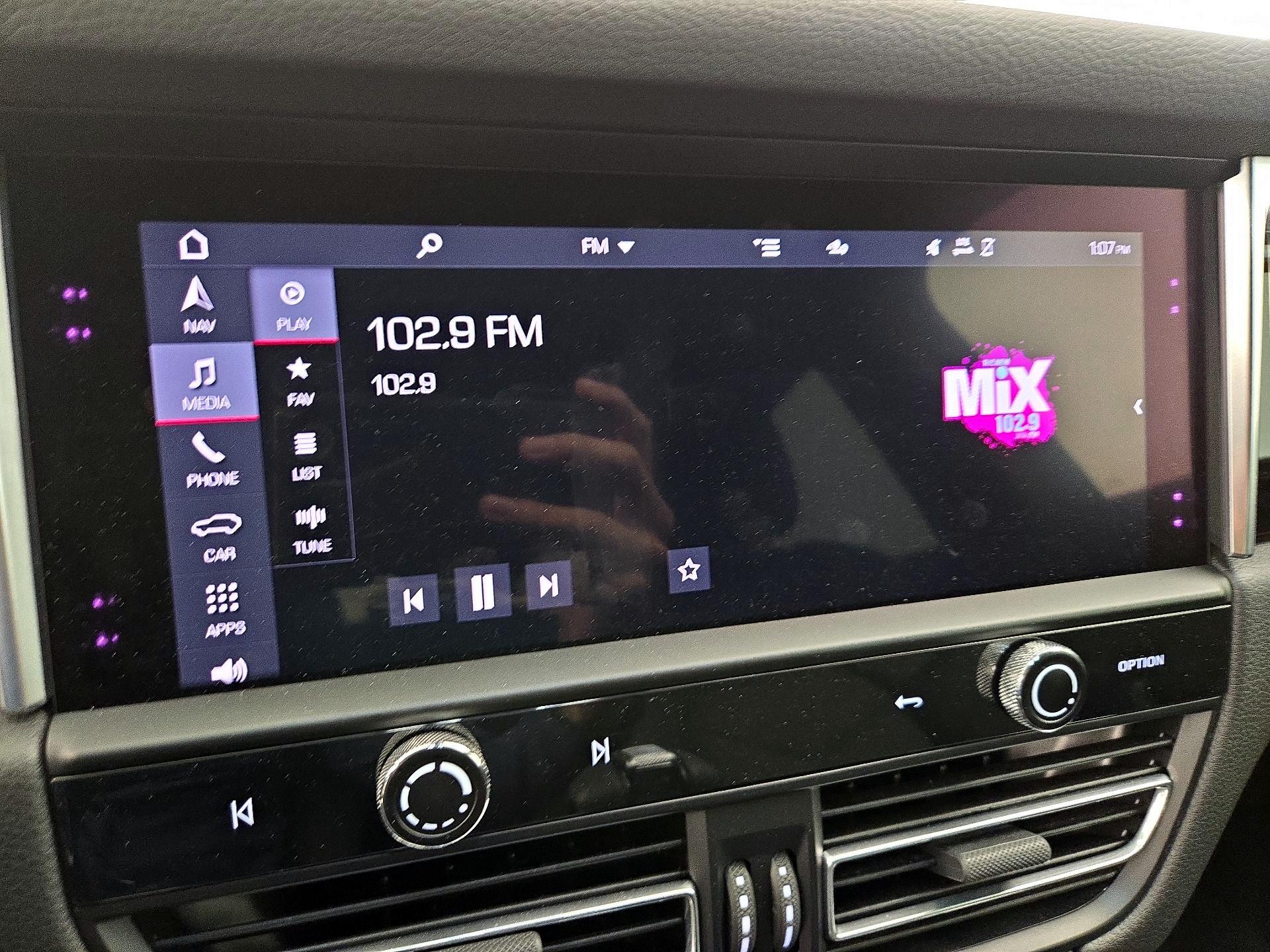 Thumbnail: 2022 Porsche Macan - 16