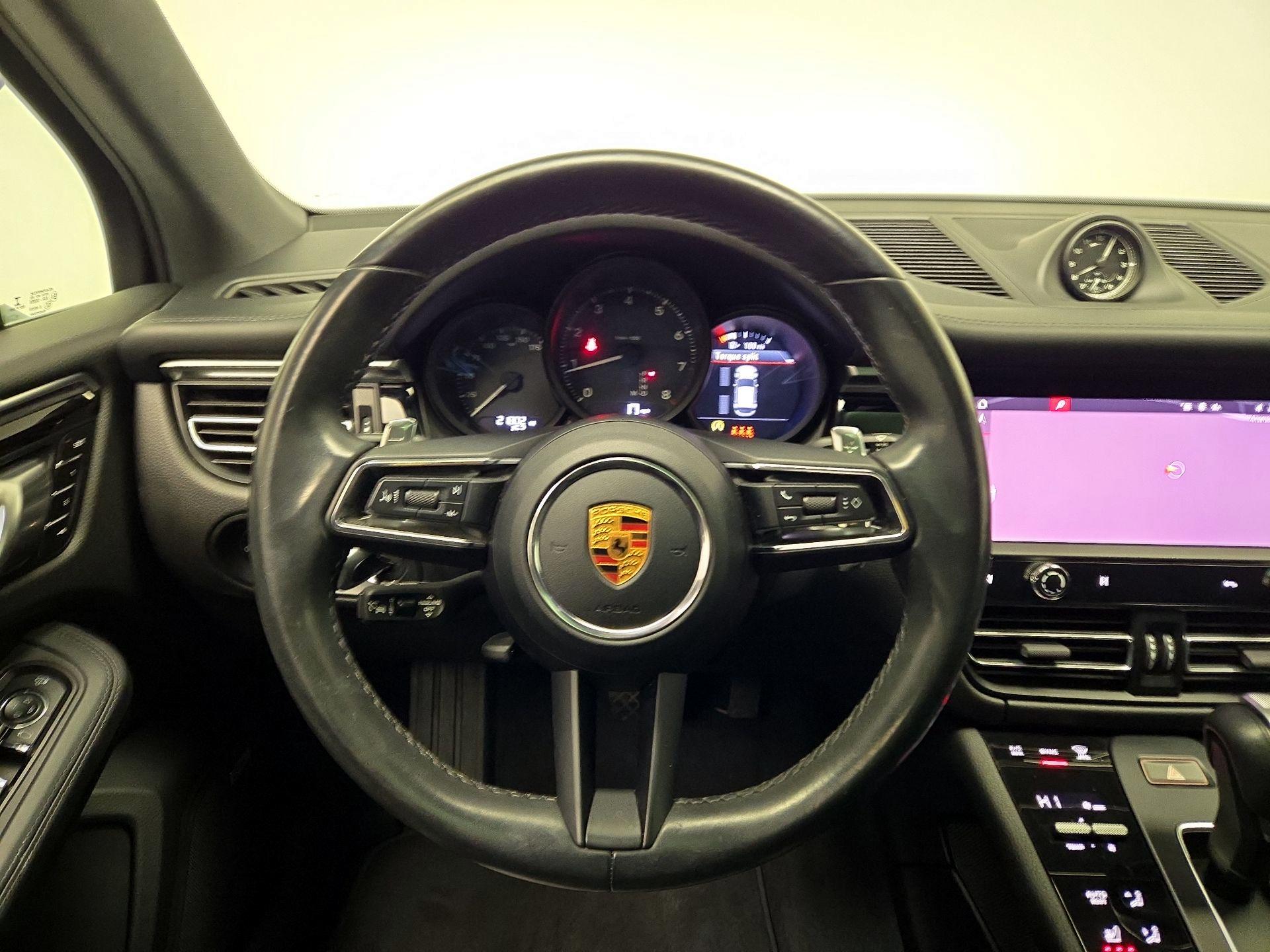 Thumbnail: 2023 Porsche Macan - 10