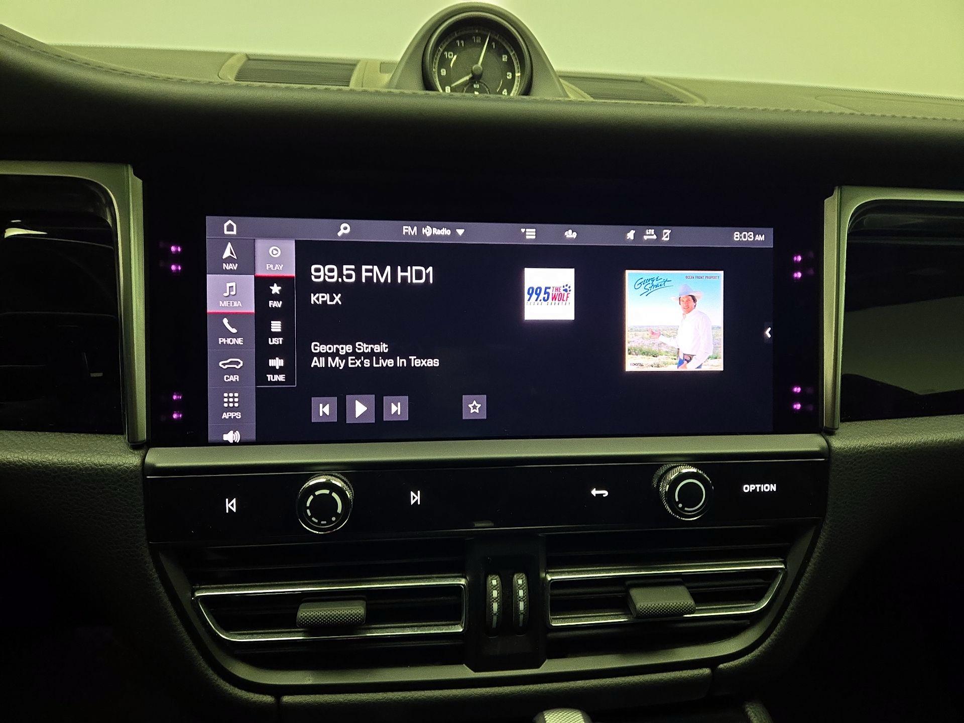 Thumbnail: 2023 Porsche Macan - 16