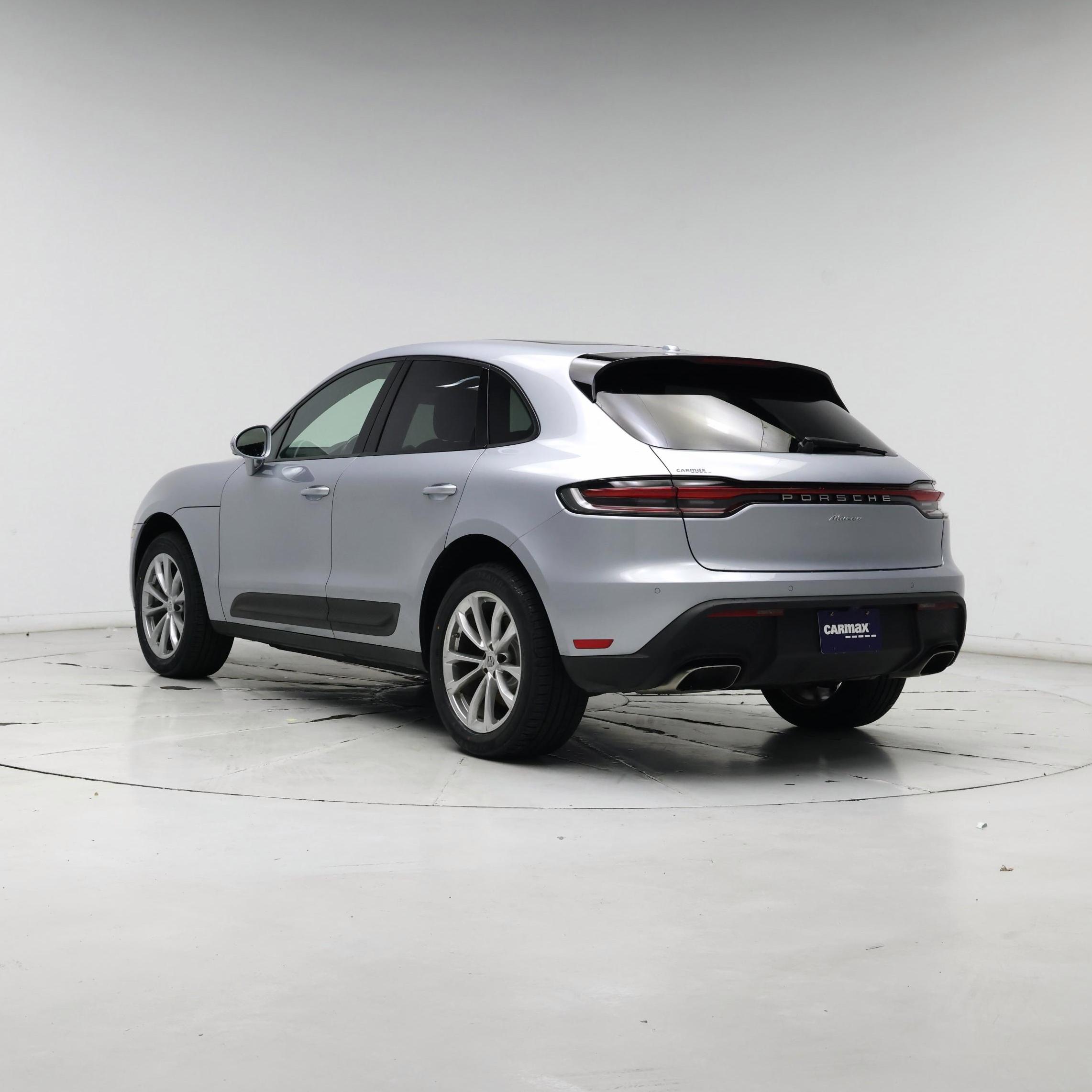 Thumbnail: 2023 Porsche Macan - 2