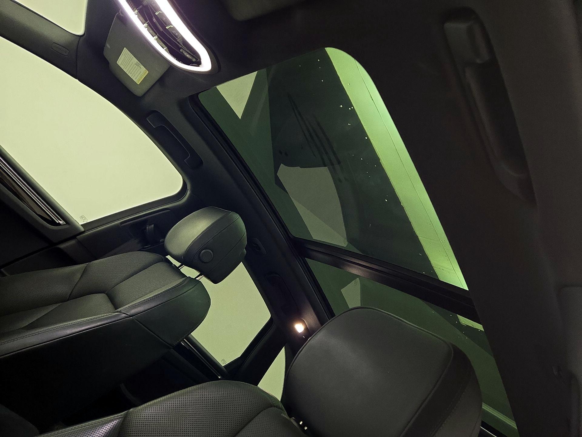 Thumbnail: 2023 Porsche Macan - 20