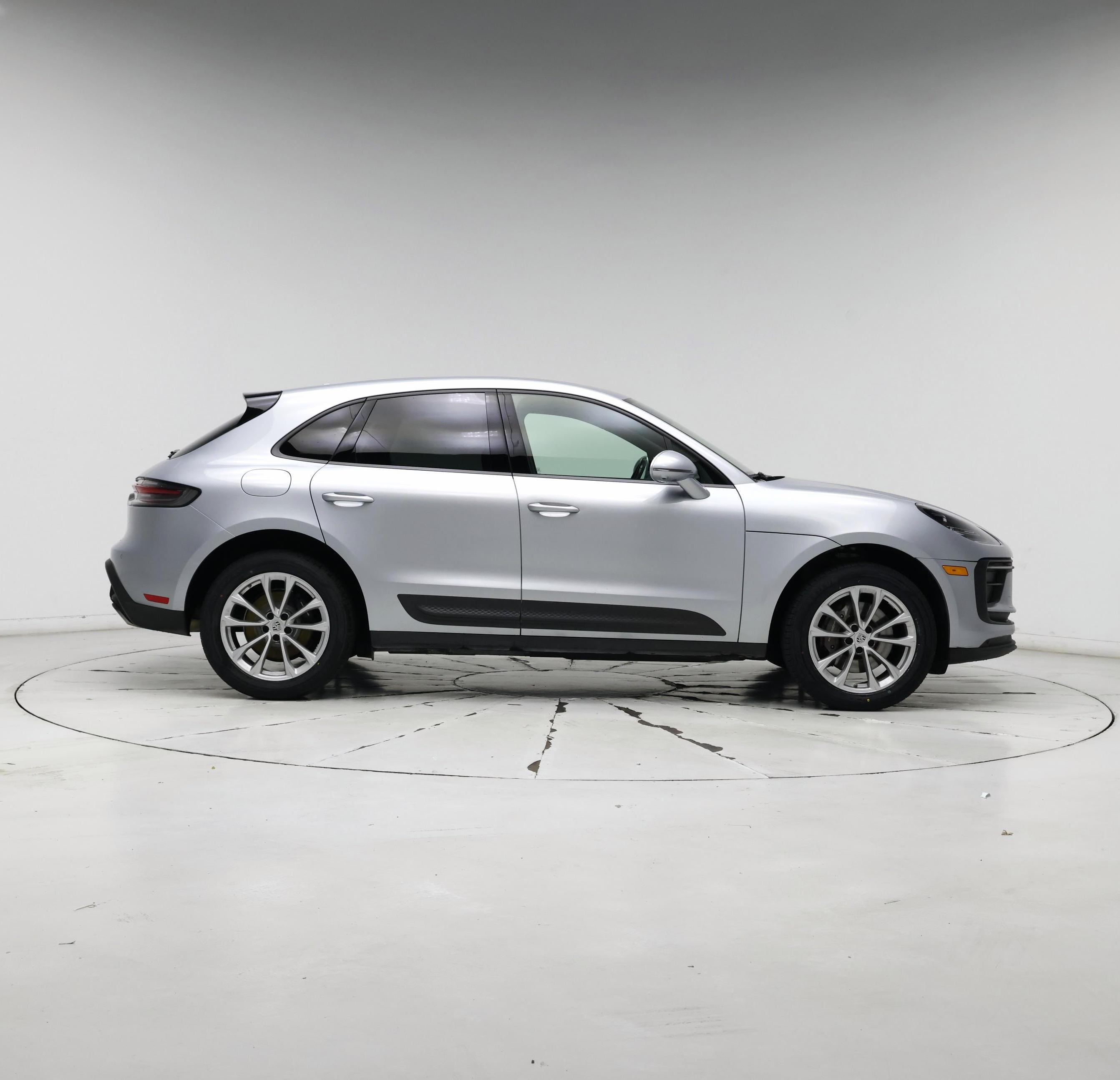 Thumbnail: 2023 Porsche Macan - 7