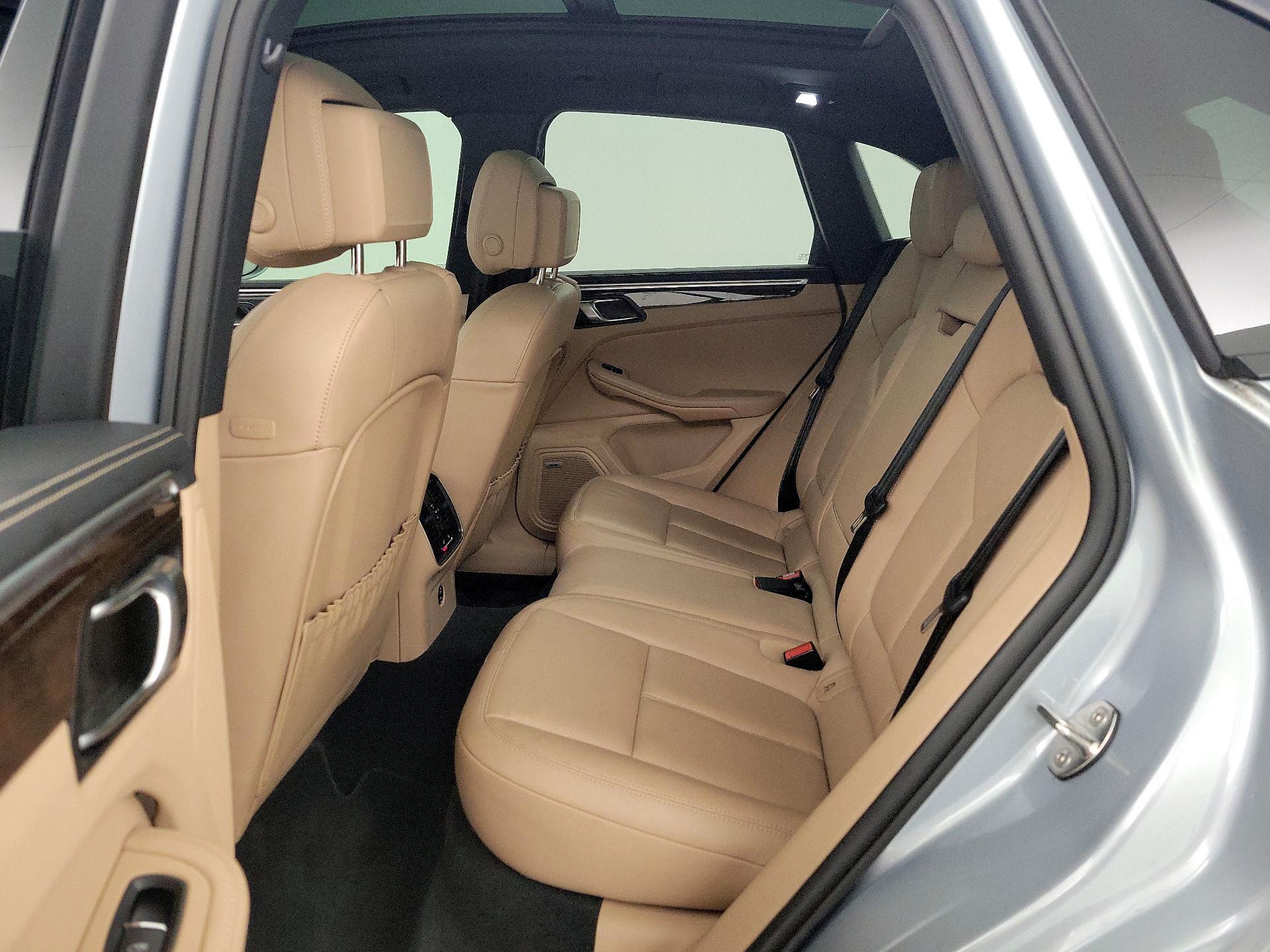 Thumbnail: 2022 Porsche Macan - 19