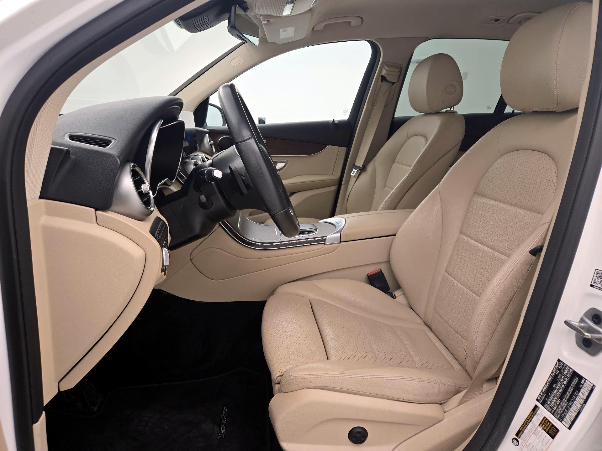 Thumbnail: 2022 Mercedes-Benz GLC - 11