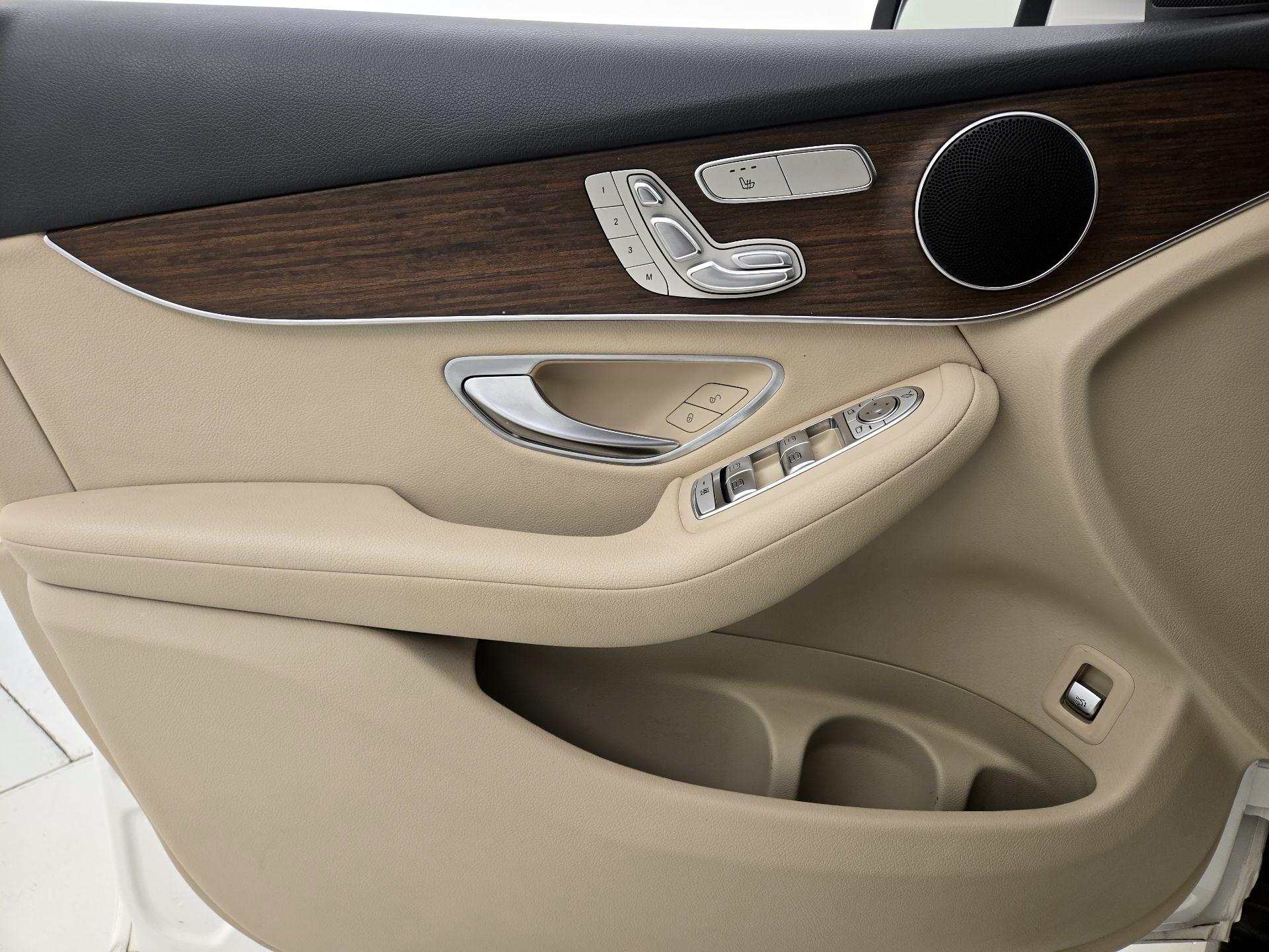 Thumbnail: 2022 Mercedes-Benz GLC - 12