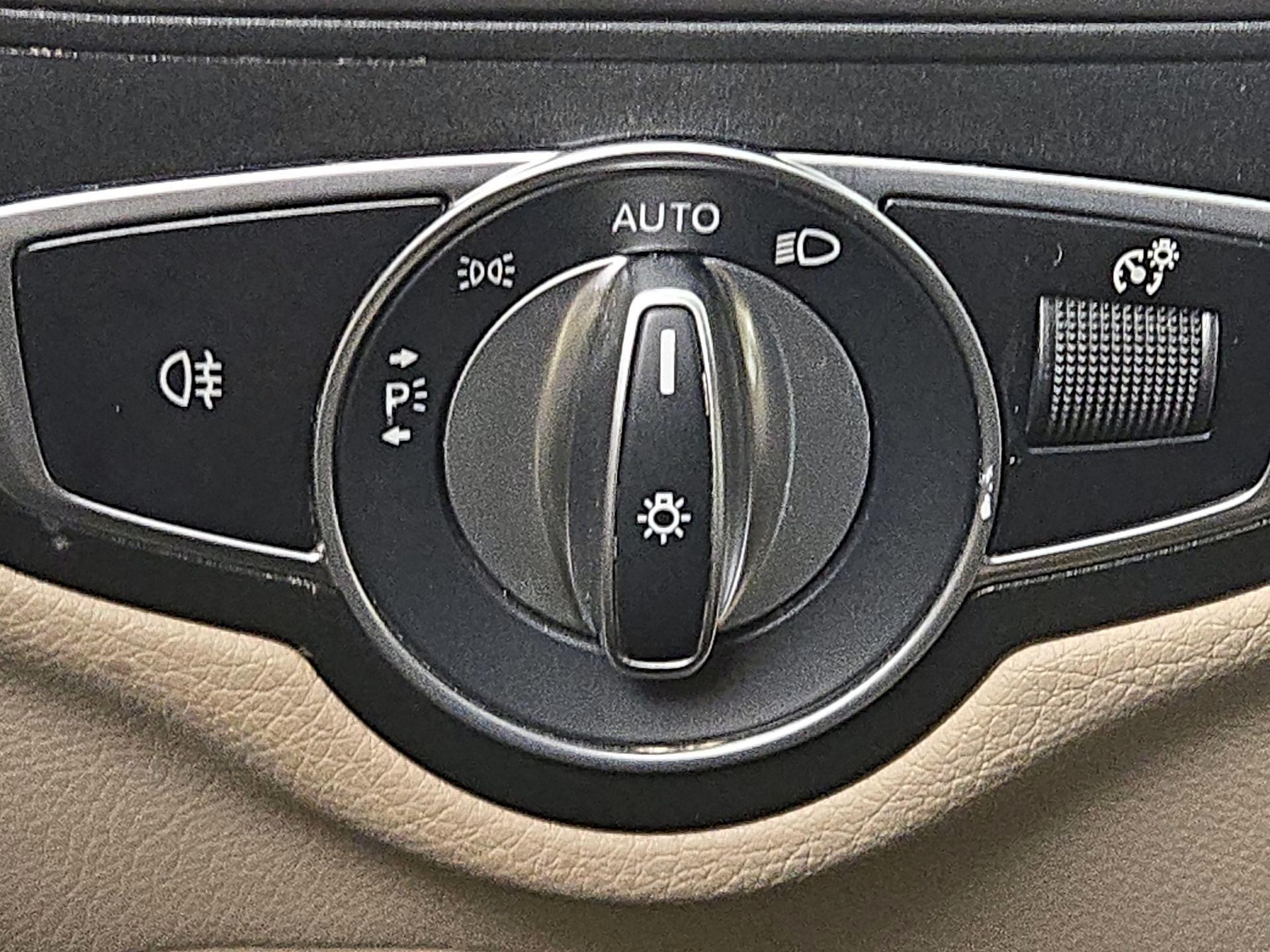 Thumbnail: 2022 Mercedes-Benz GLC - 13