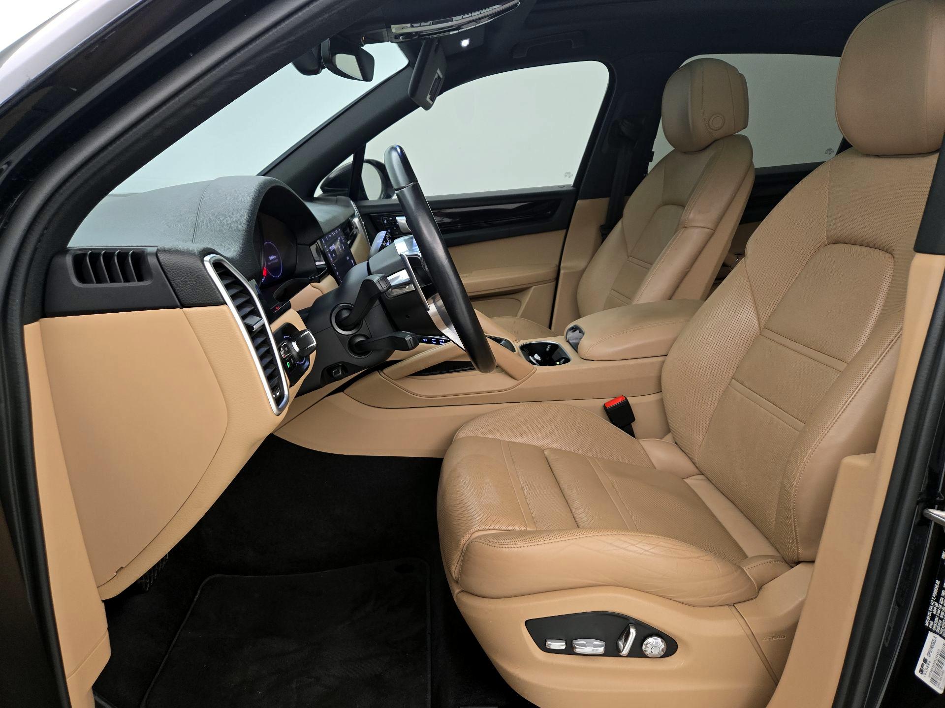 Thumbnail: 2021 Porsche Cayenne - 11