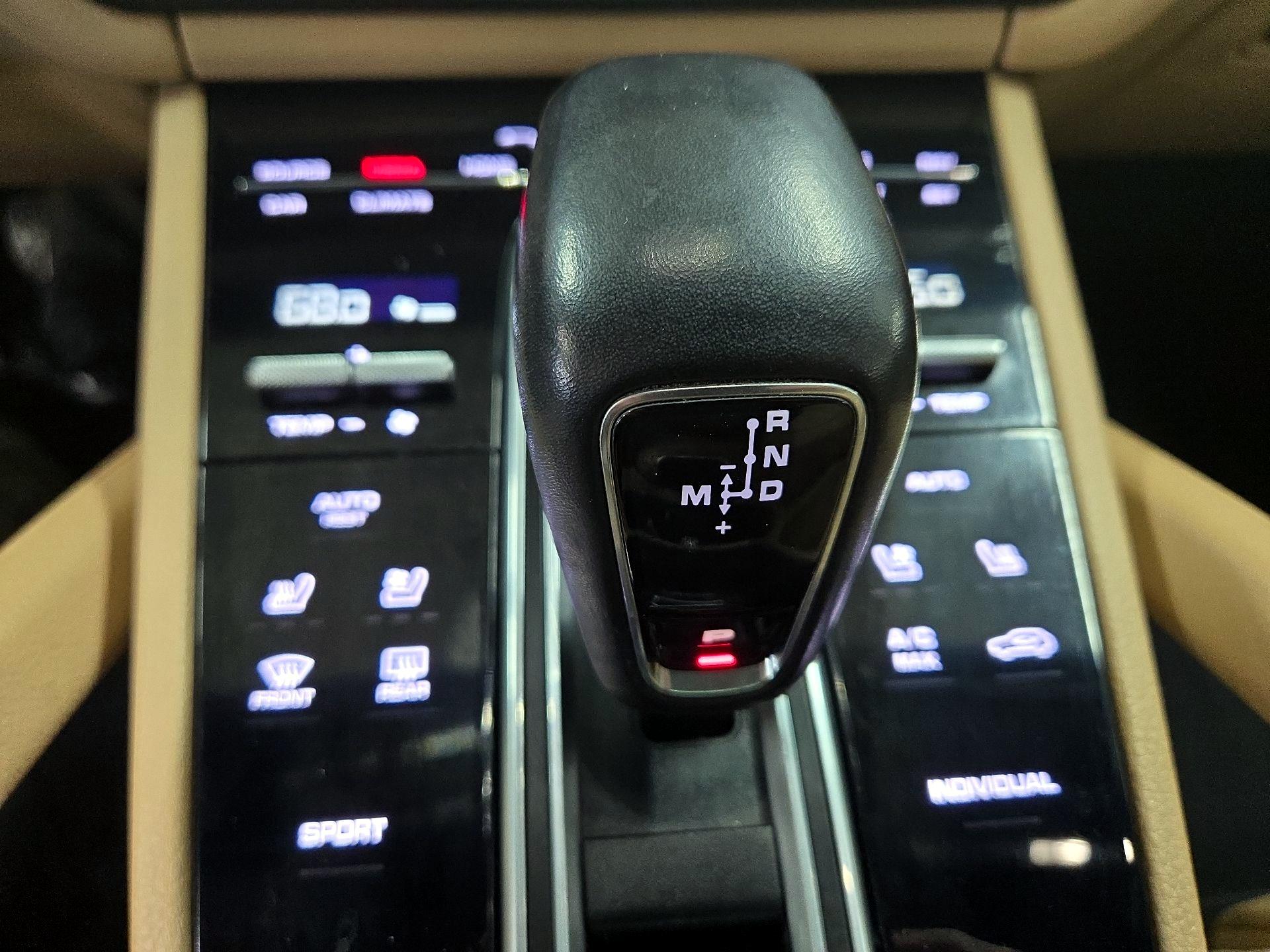 Thumbnail: 2021 Porsche Cayenne - 18