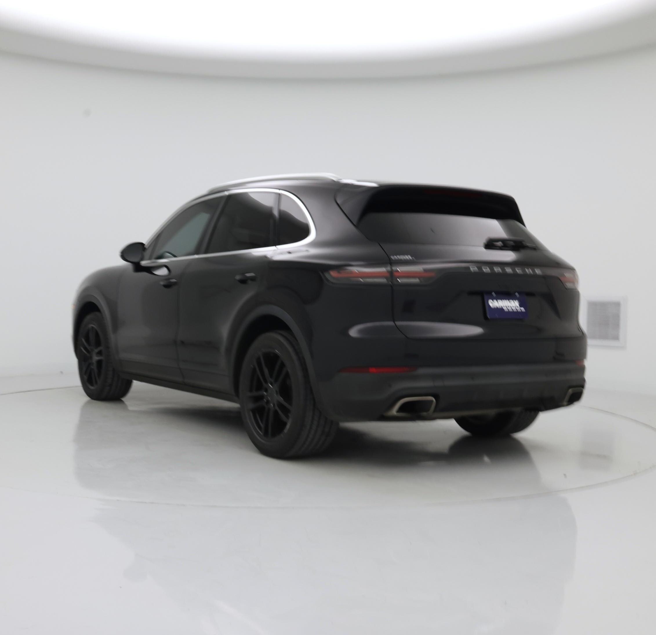 Thumbnail: 2021 Porsche Cayenne - 2