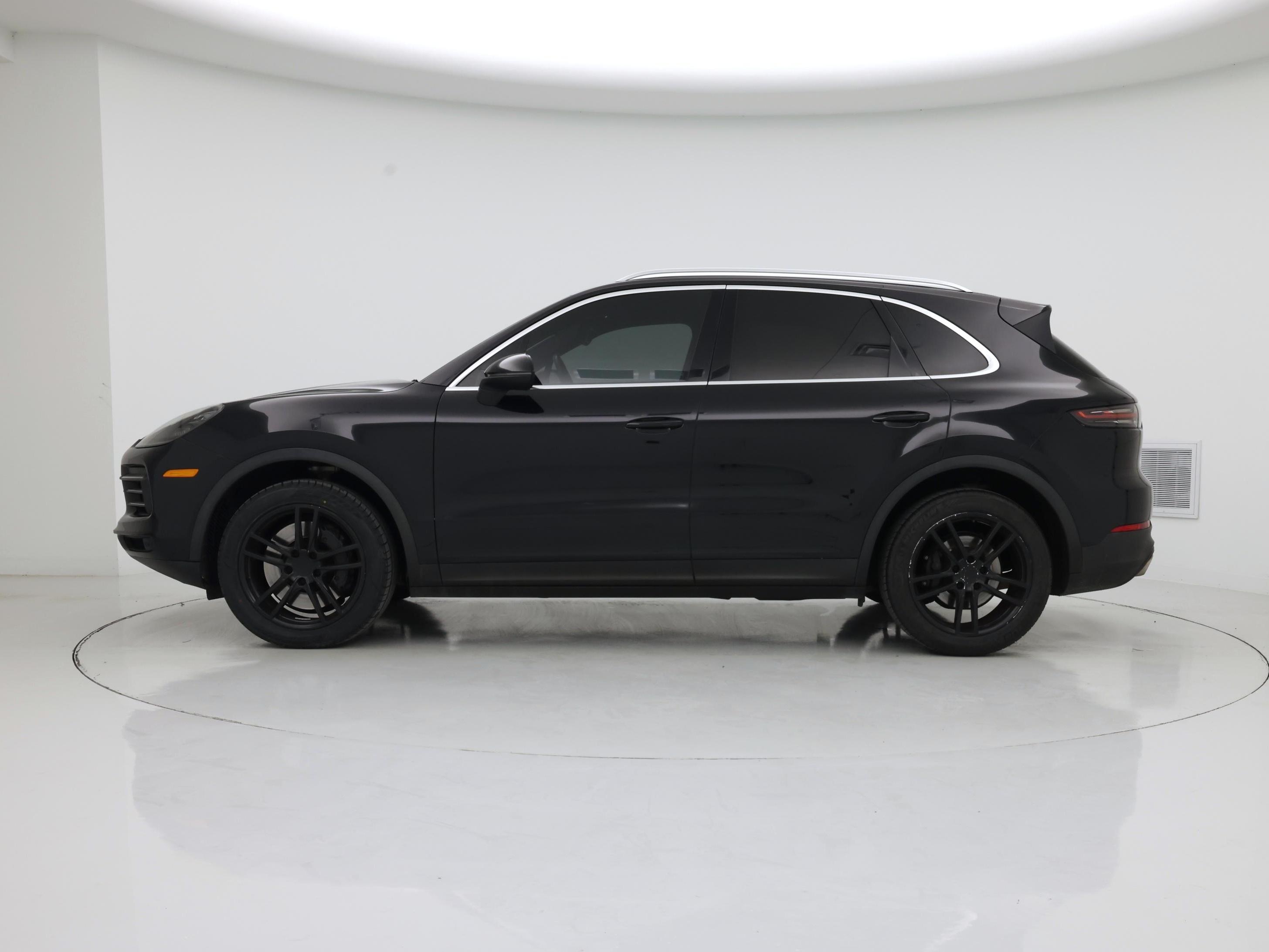 Thumbnail: 2021 Porsche Cayenne - 3