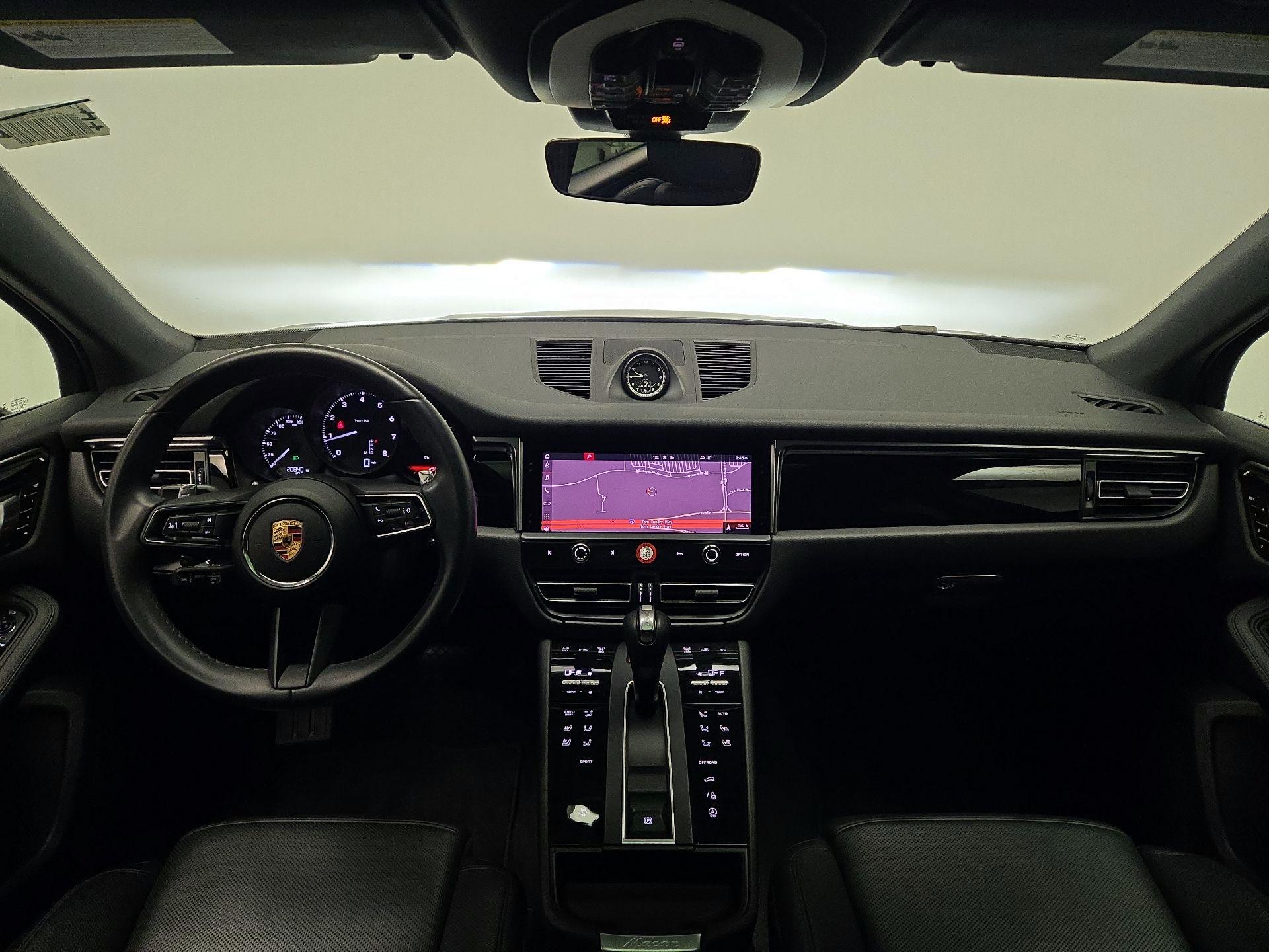 Thumbnail: 2023 Porsche Macan - 9