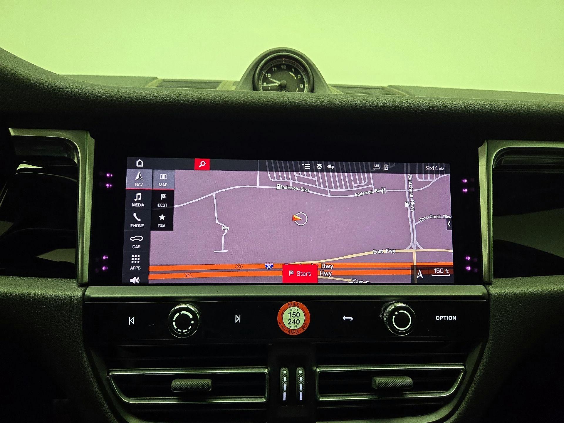 Thumbnail: 2023 Porsche Macan - 14