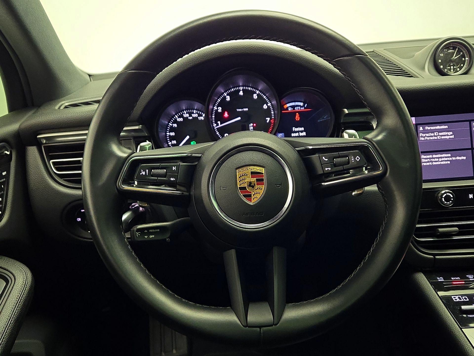 Thumbnail: 2022 Porsche Macan - 10