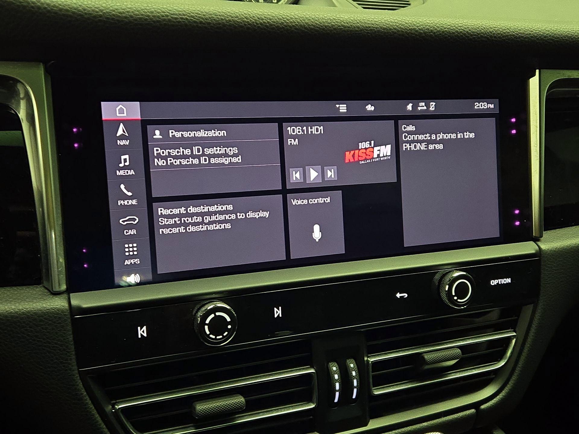 Thumbnail: 2022 Porsche Macan - 16