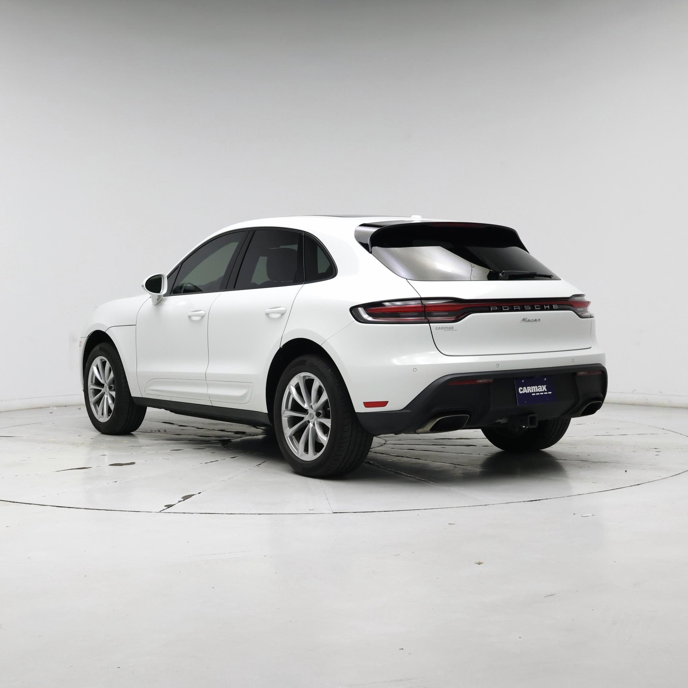 Thumbnail: 2022 Porsche Macan - 2