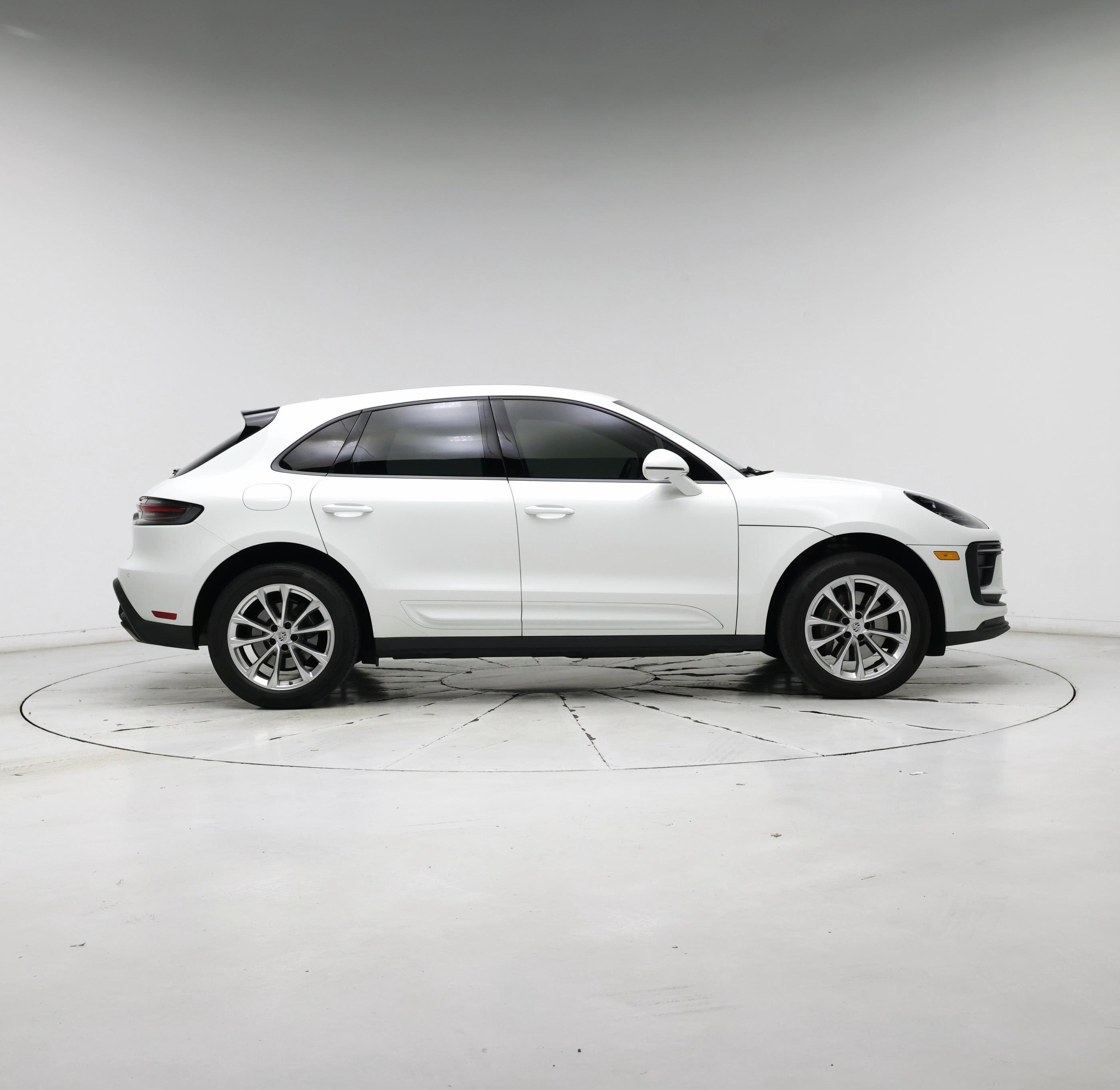 Thumbnail: 2022 Porsche Macan - 7
