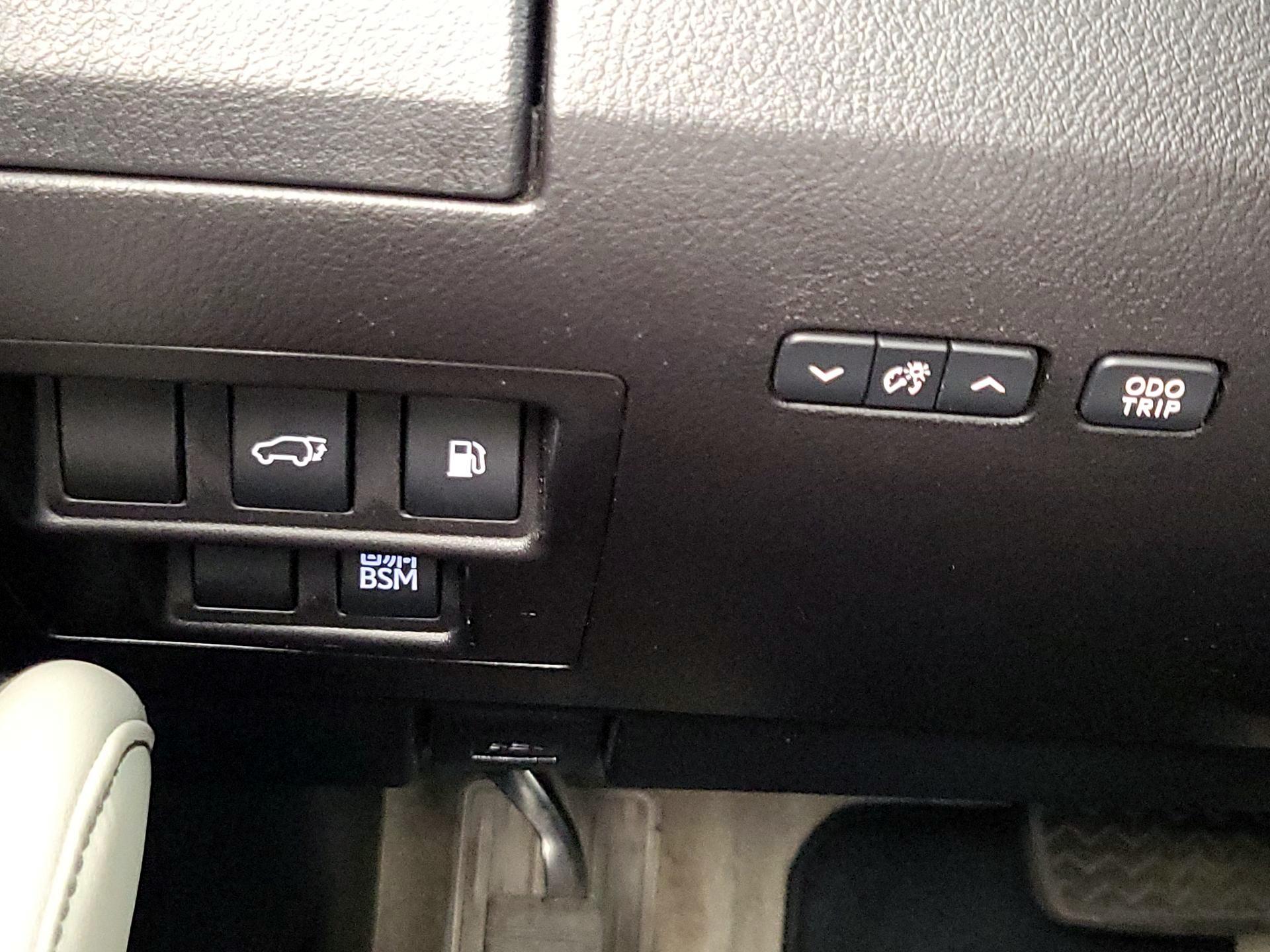 Thumbnail: 2015 Lexus RX - 13