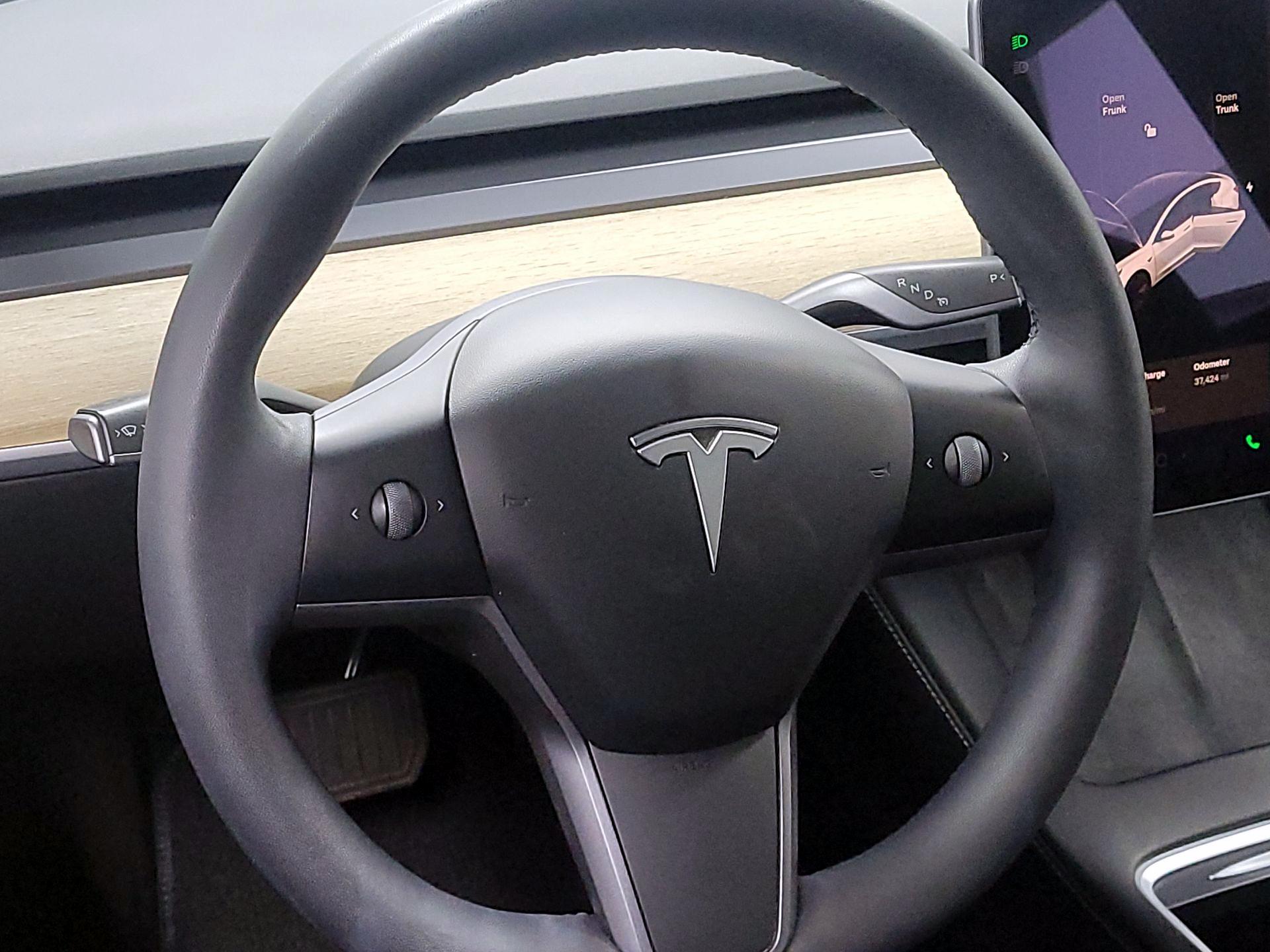 Thumbnail: 2021 Tesla Model 3 - 10