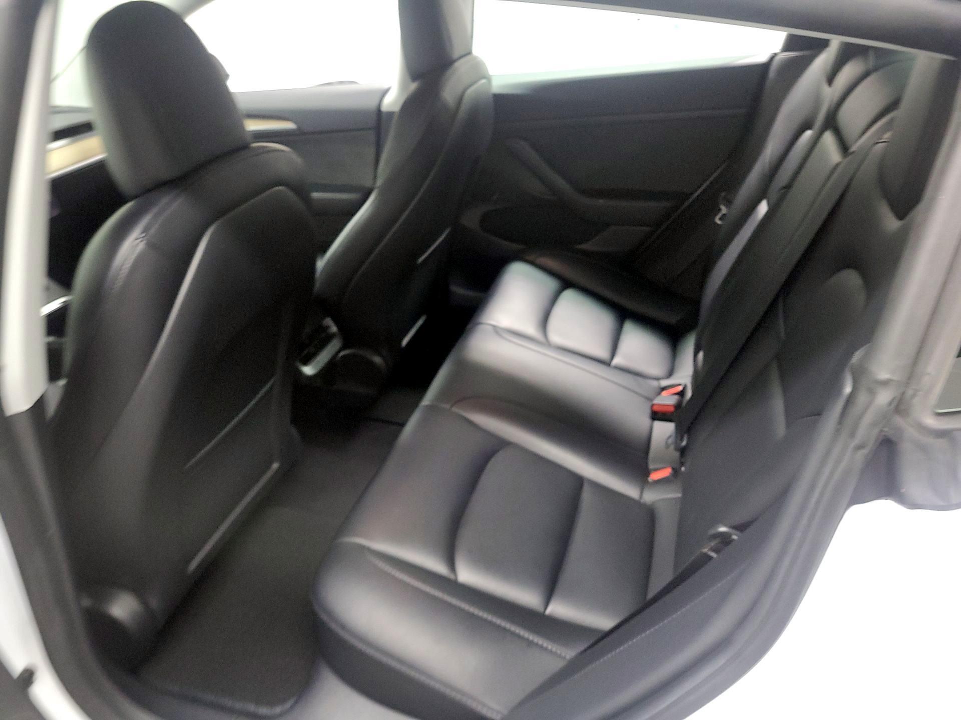 Thumbnail: 2021 Tesla Model 3 - 17