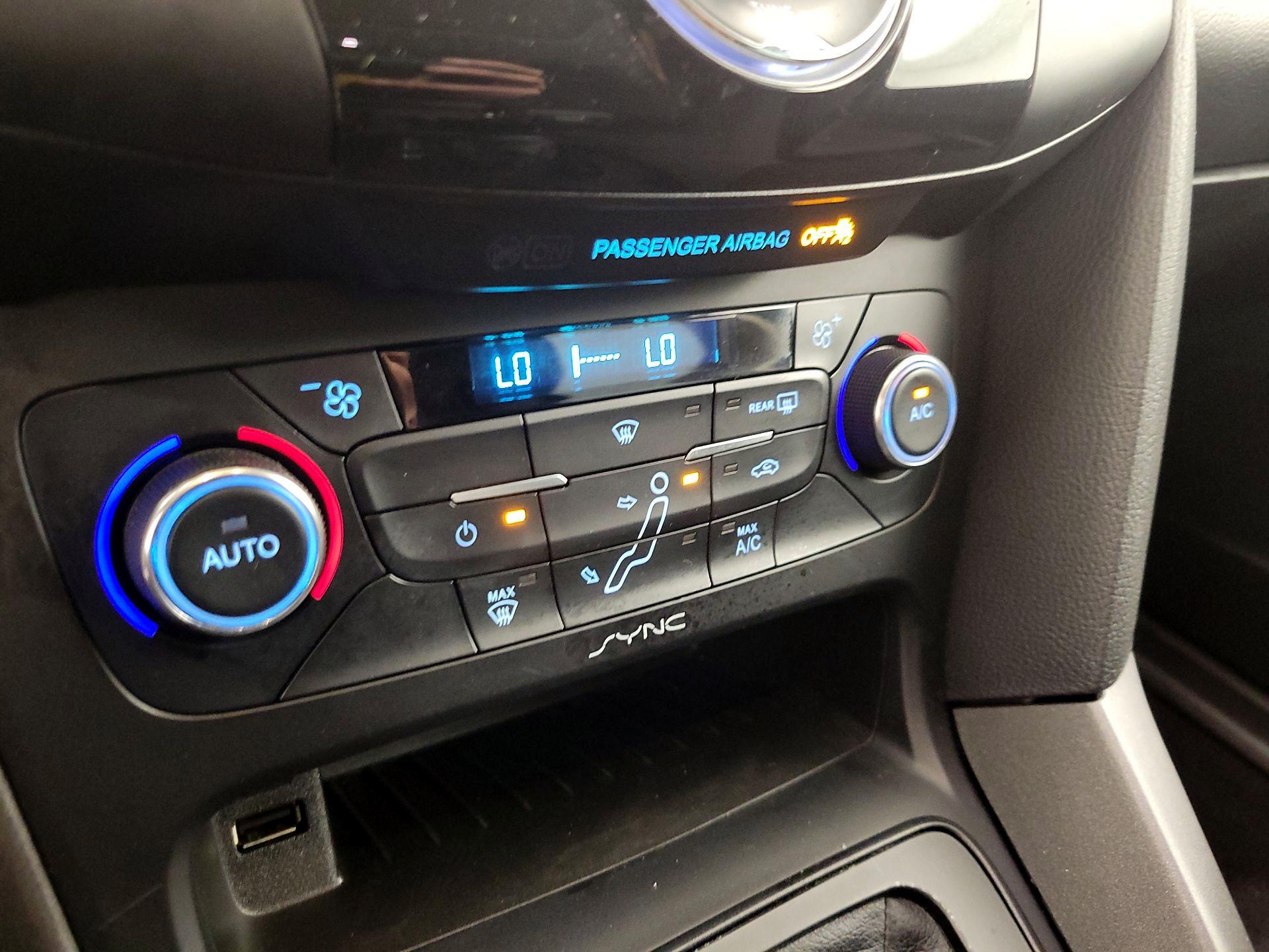 Thumbnail: 2017 Ford Focus - 16