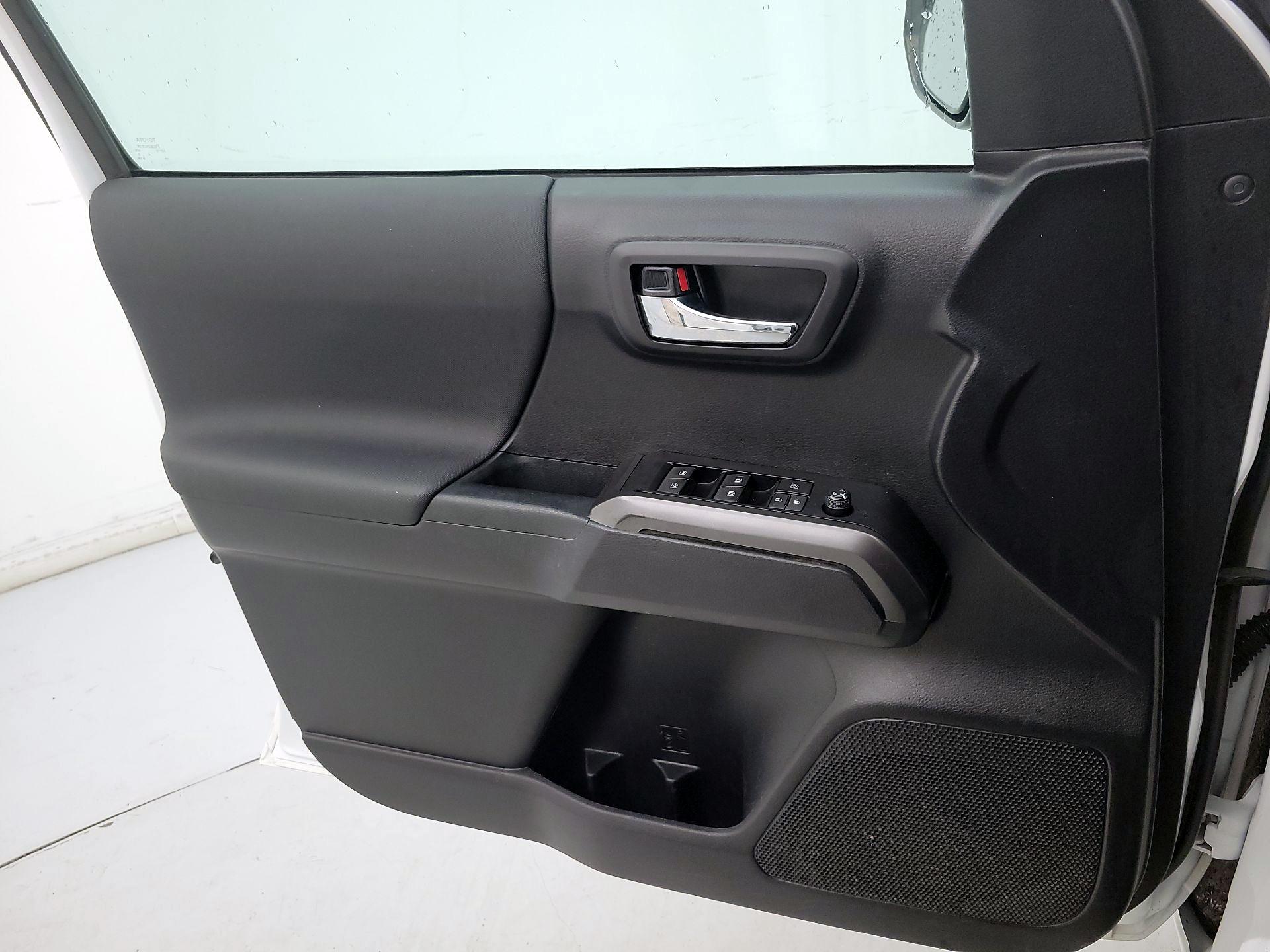 Thumbnail: 2021 Toyota Tacoma - 12