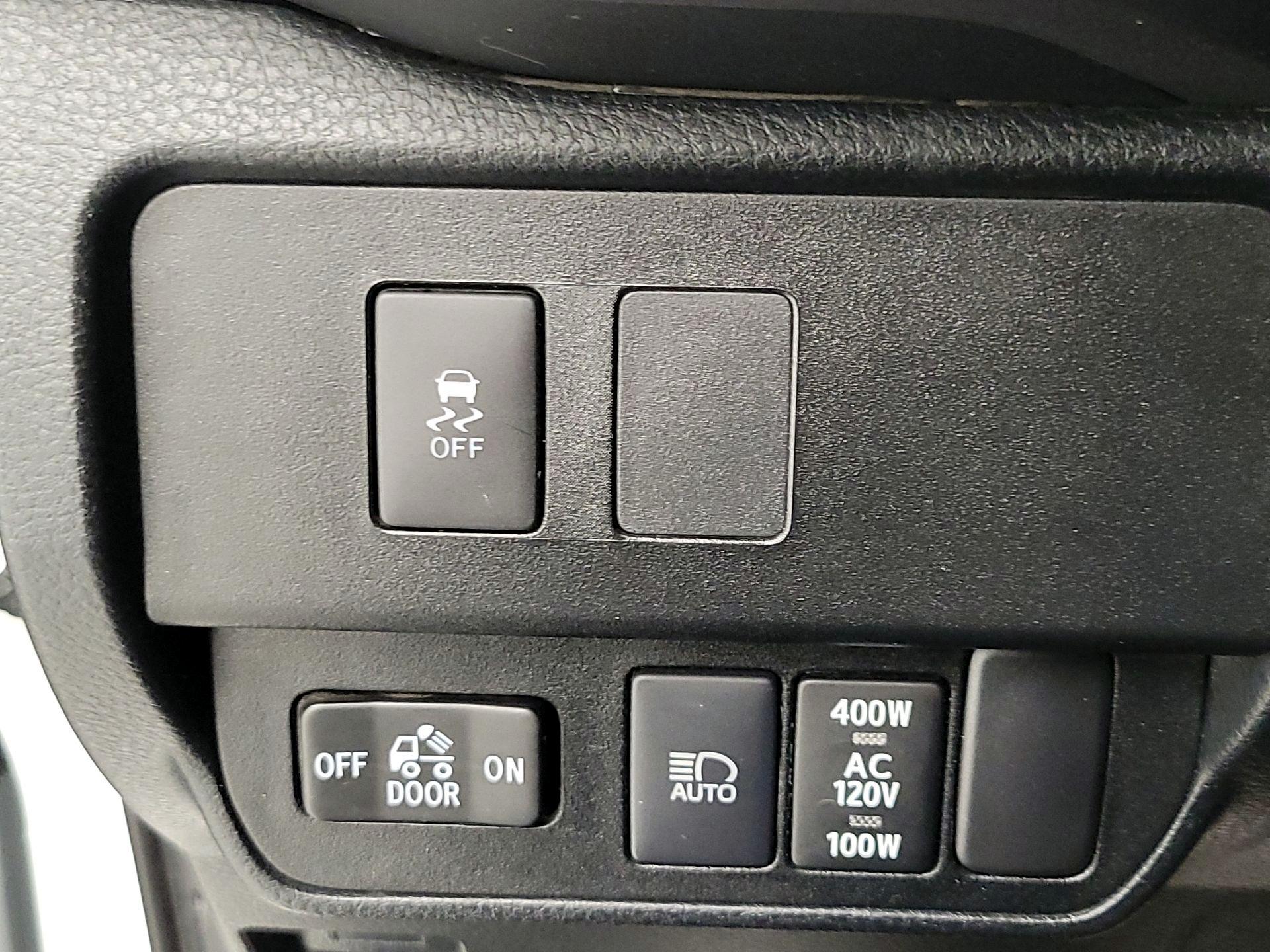 Thumbnail: 2021 Toyota Tacoma - 13