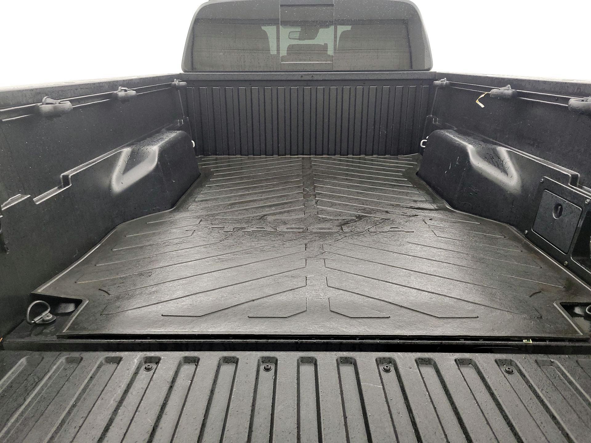 Thumbnail: 2021 Toyota Tacoma - 20