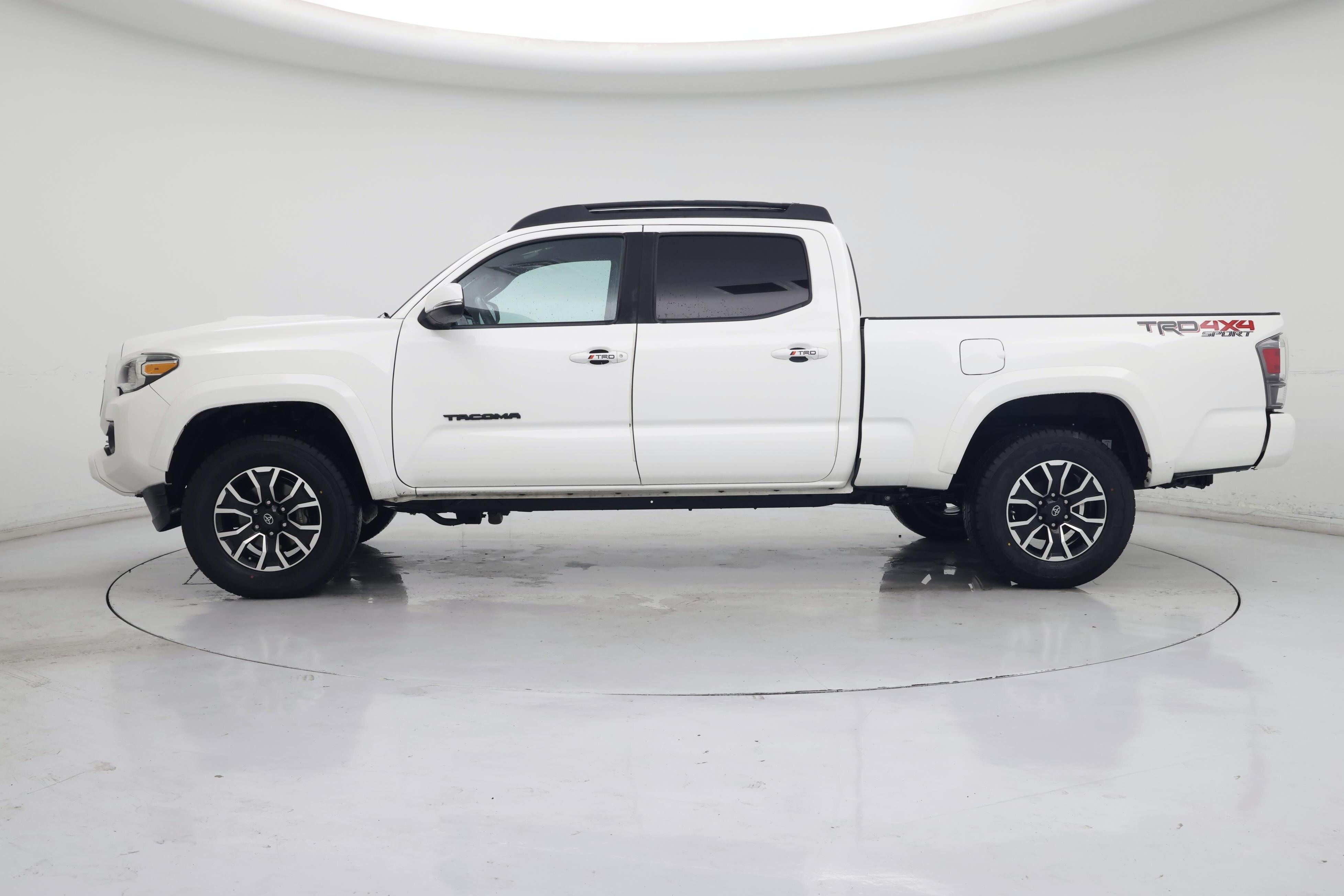 Thumbnail: 2021 Toyota Tacoma - 3