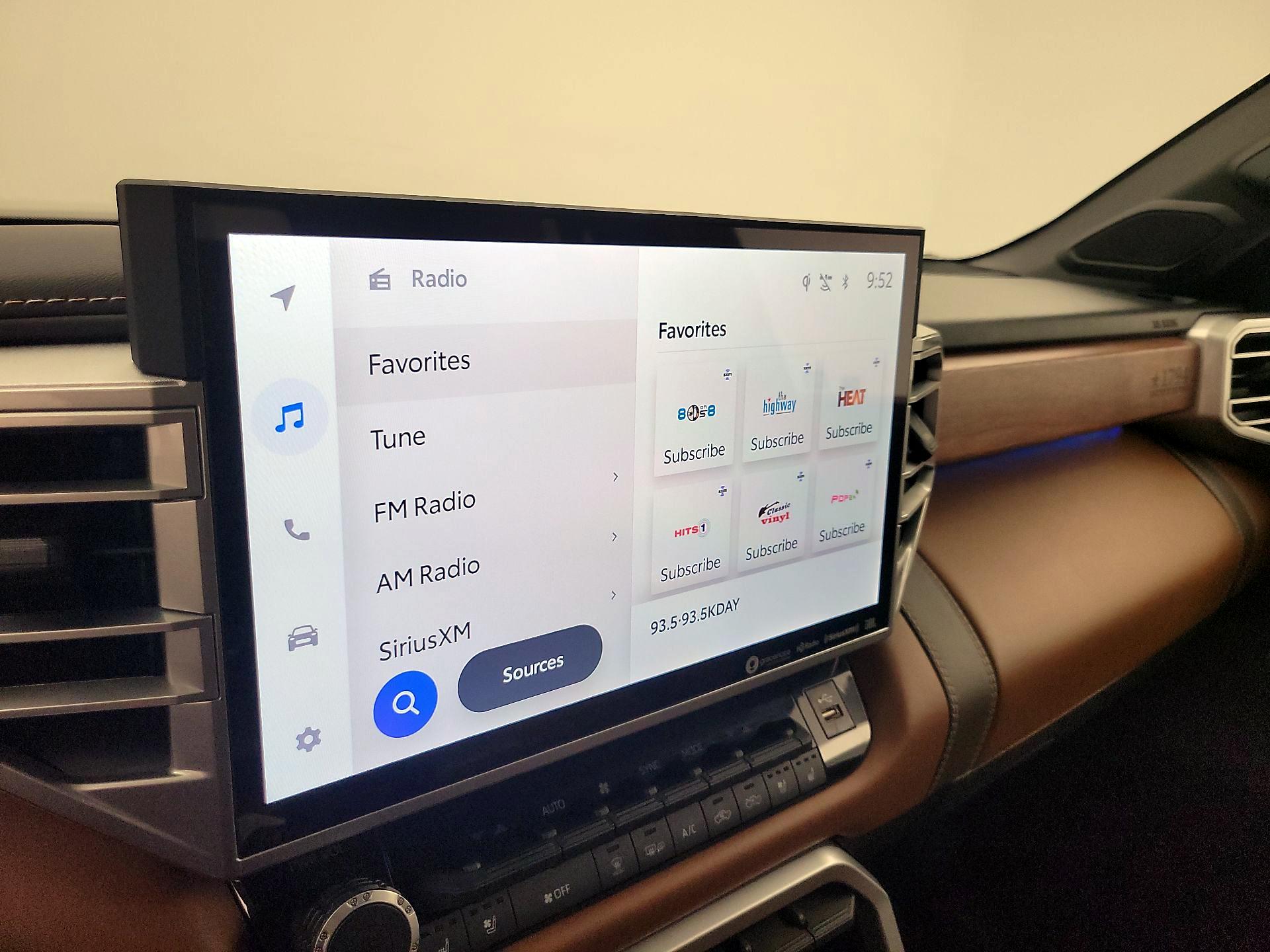 Thumbnail: 2023 Toyota Tundra - 15