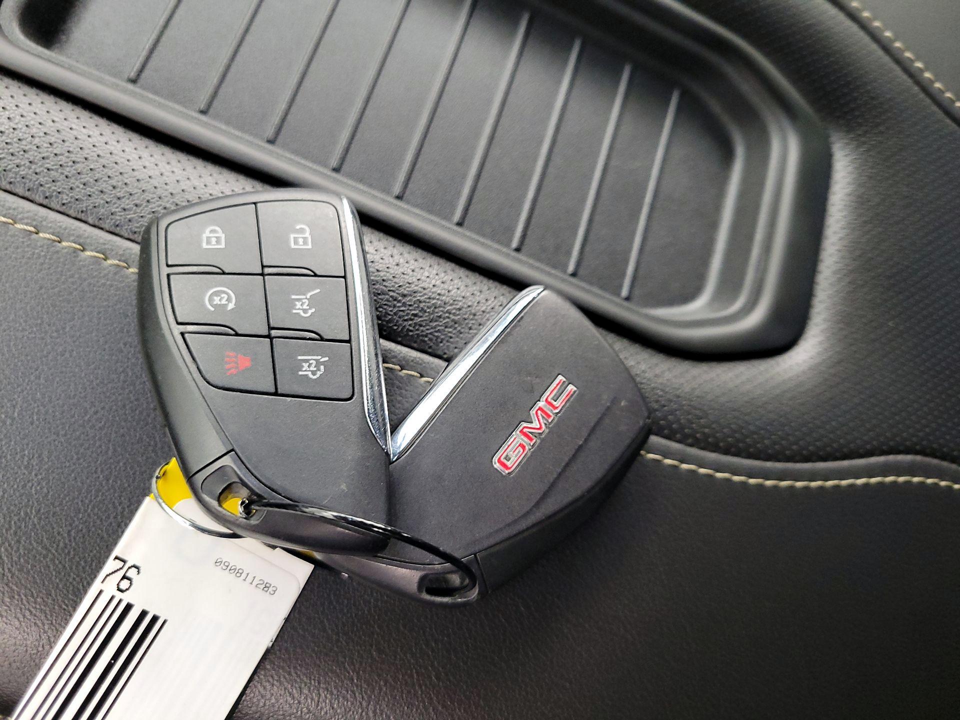 Thumbnail: 2022 GMC Yukon - 17