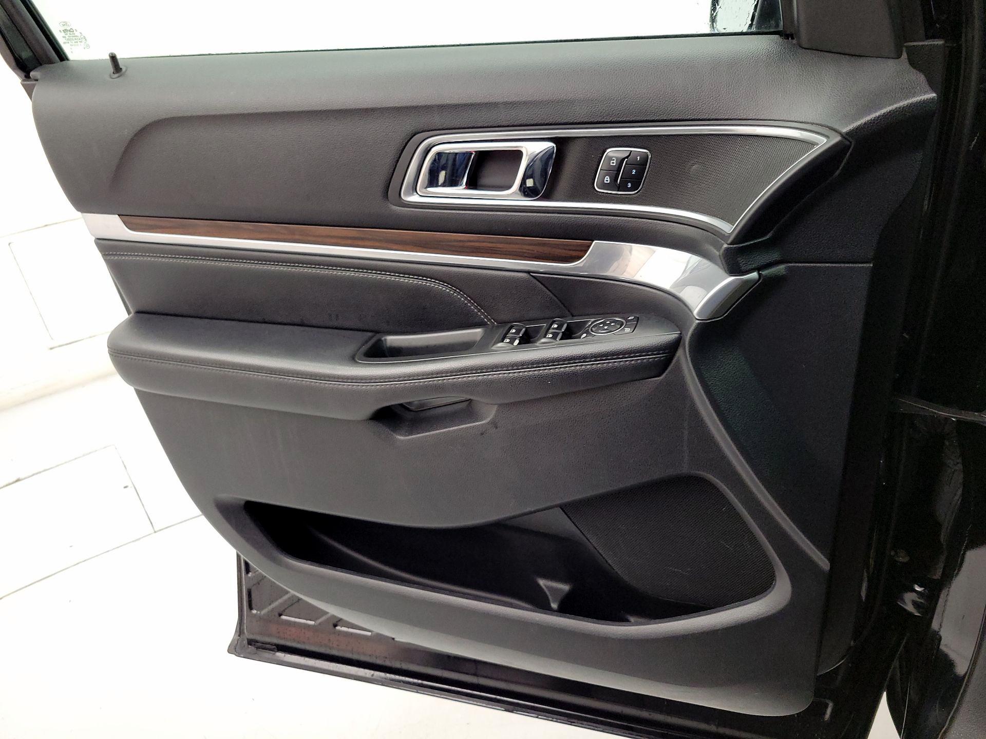 Thumbnail: 2017 Ford Explorer - 12