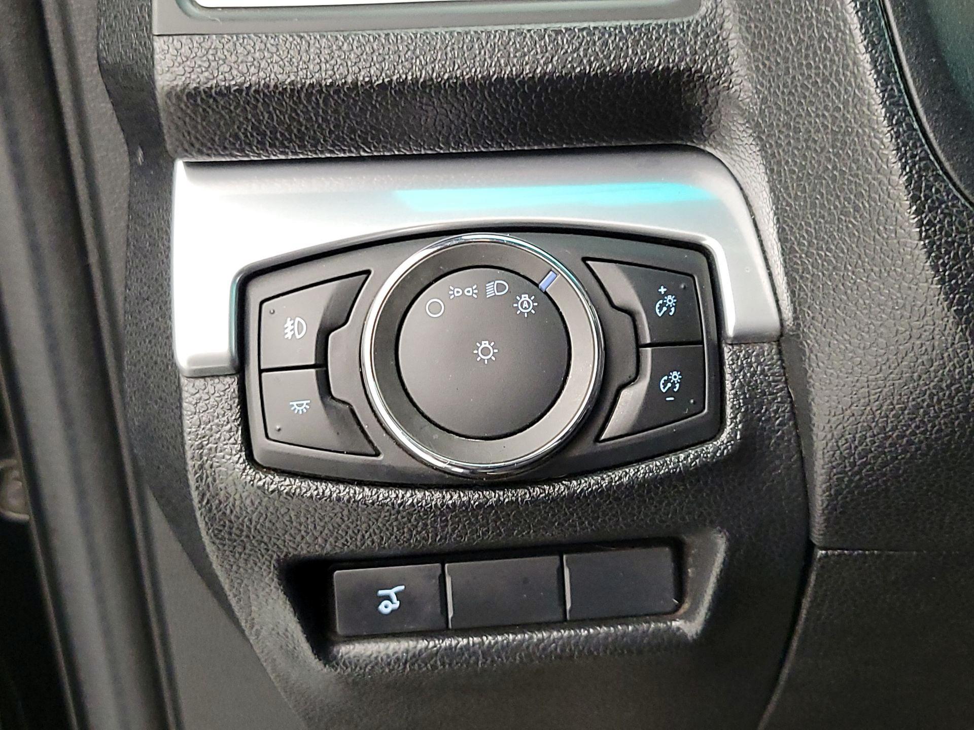 Thumbnail: 2017 Ford Explorer - 13