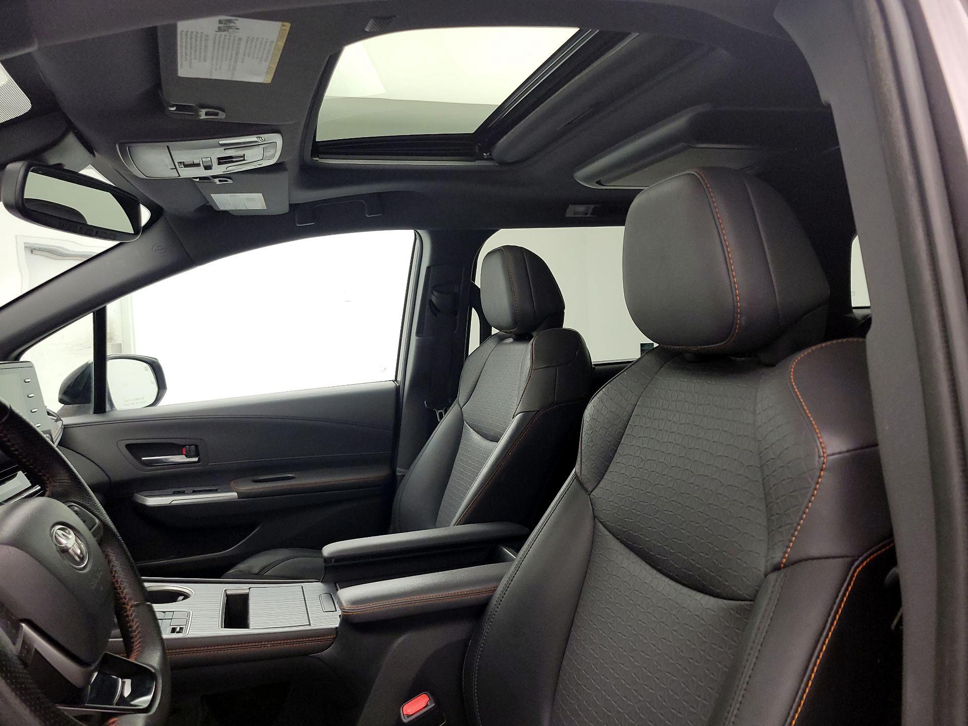 Thumbnail: 2022 Toyota Sienna - 19