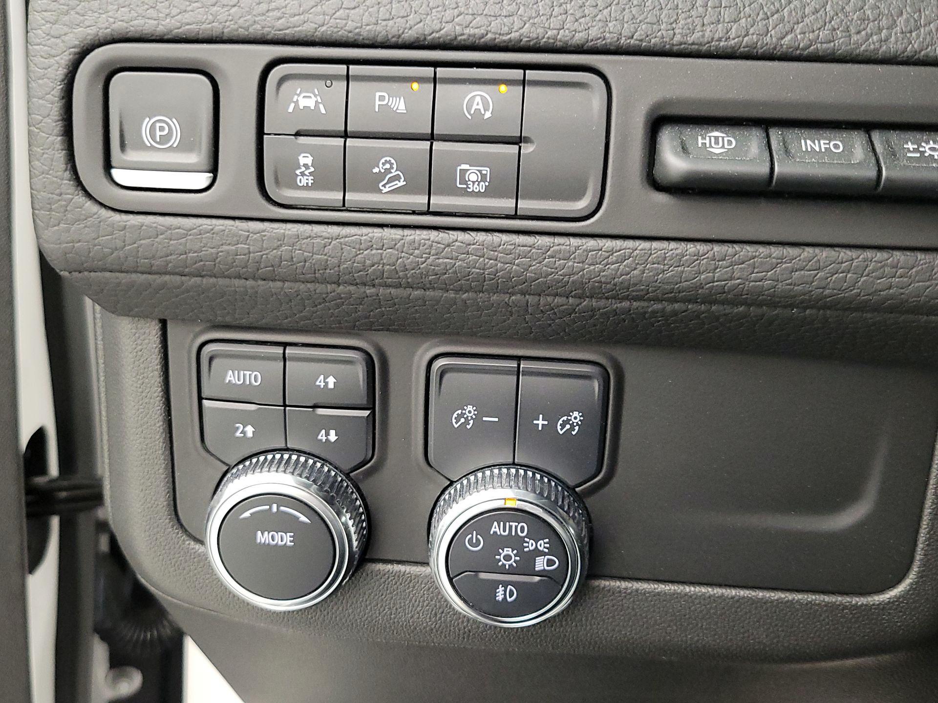 Thumbnail: 2023 GMC Yukon - 13