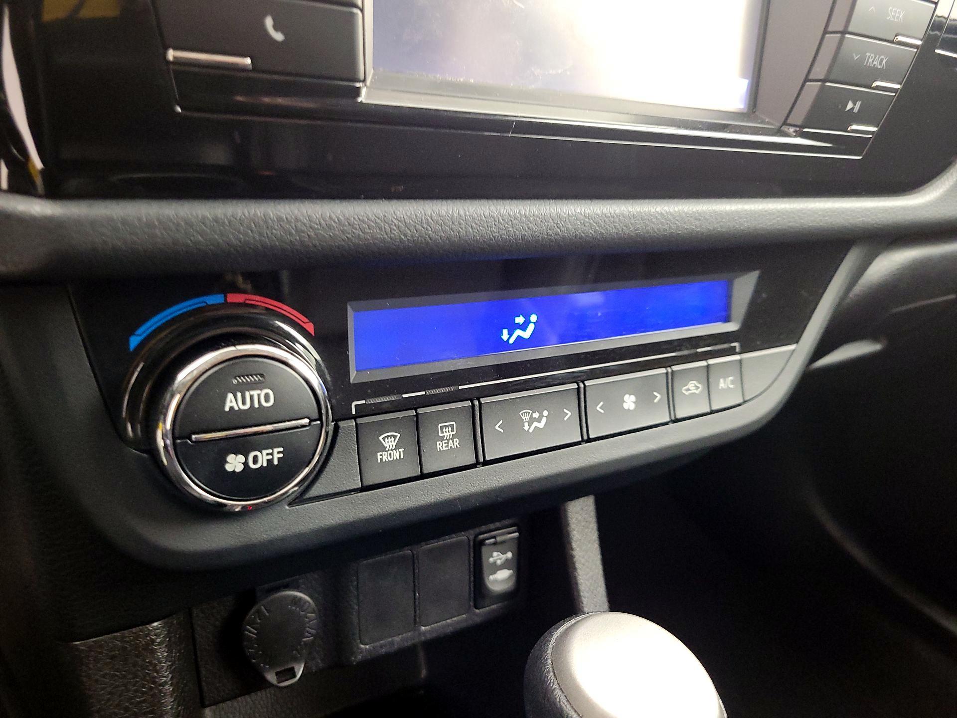 Thumbnail: 2016 Toyota Corolla - 16