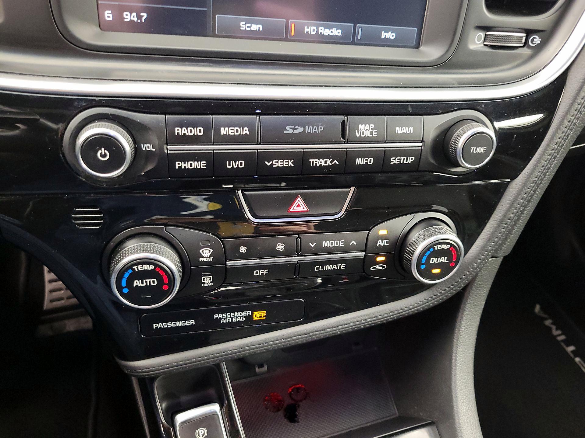 Thumbnail: 2015 Kia Optima - 17