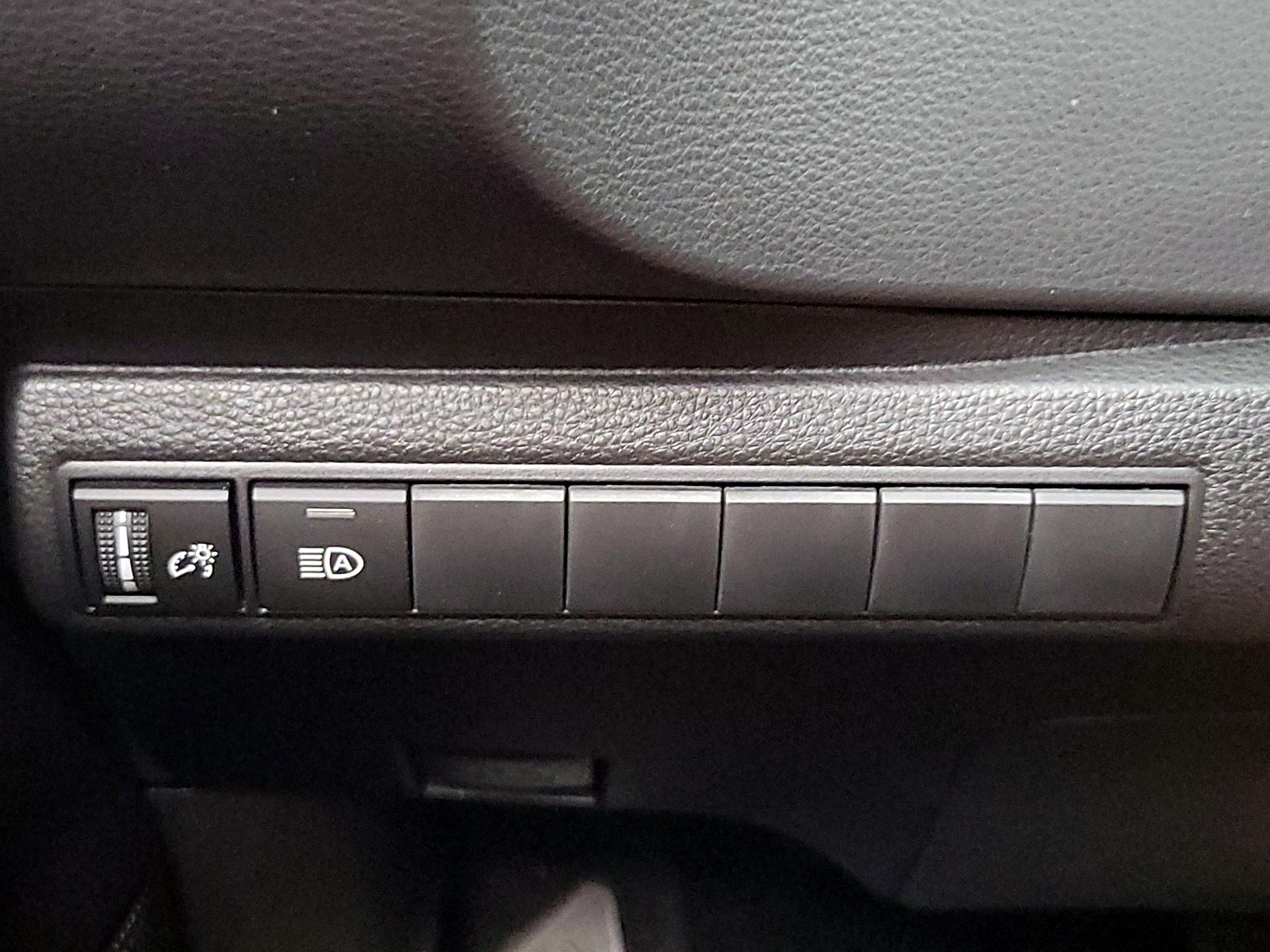 Thumbnail: 2022 Toyota Corolla - 13