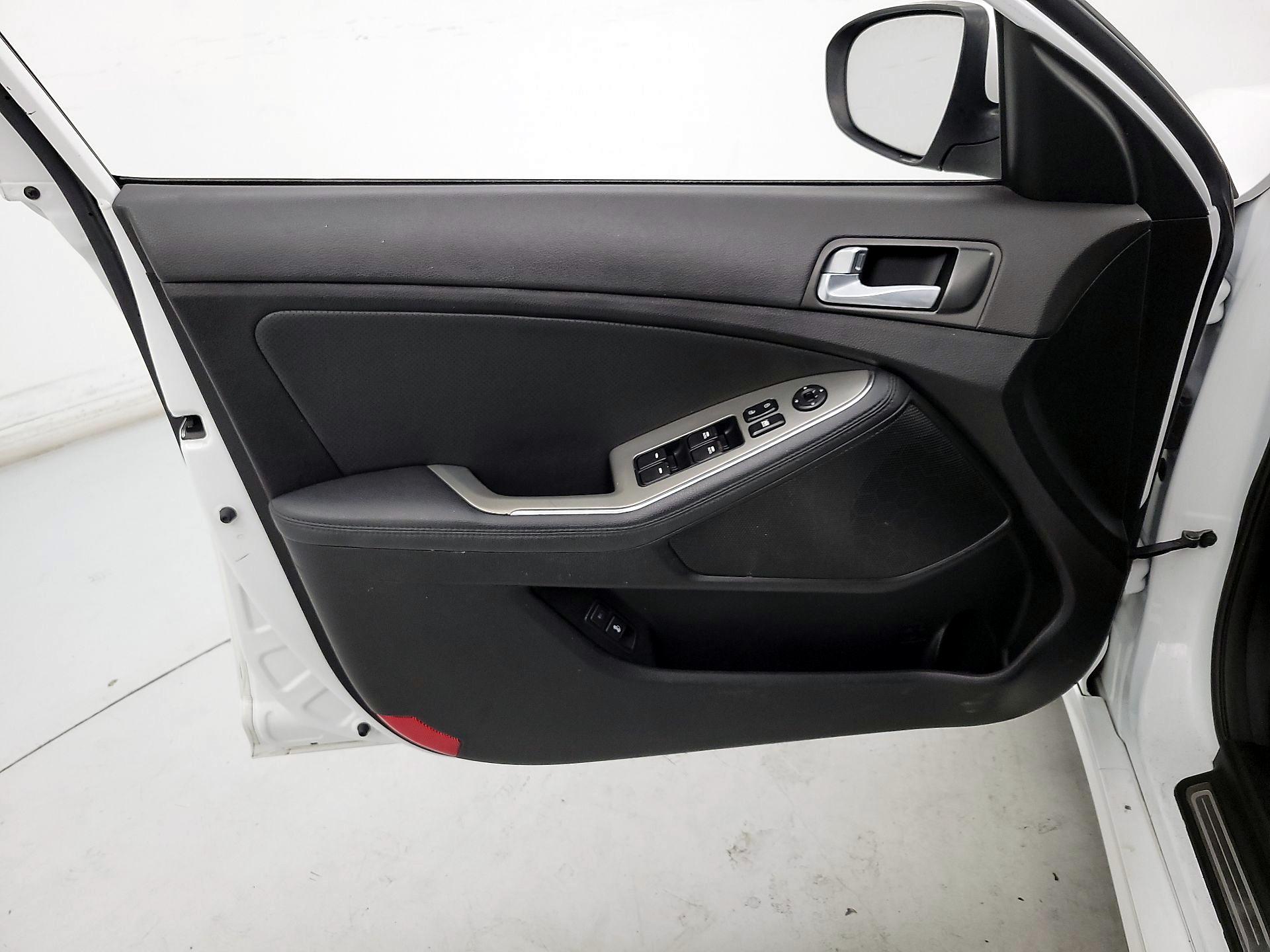 Thumbnail: 2015 Kia Optima - 12