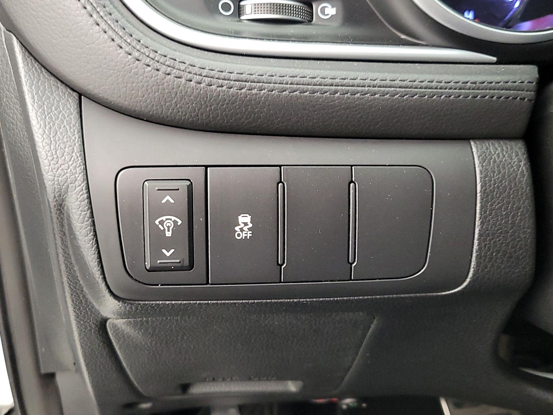 Thumbnail: 2015 Kia Optima - 13