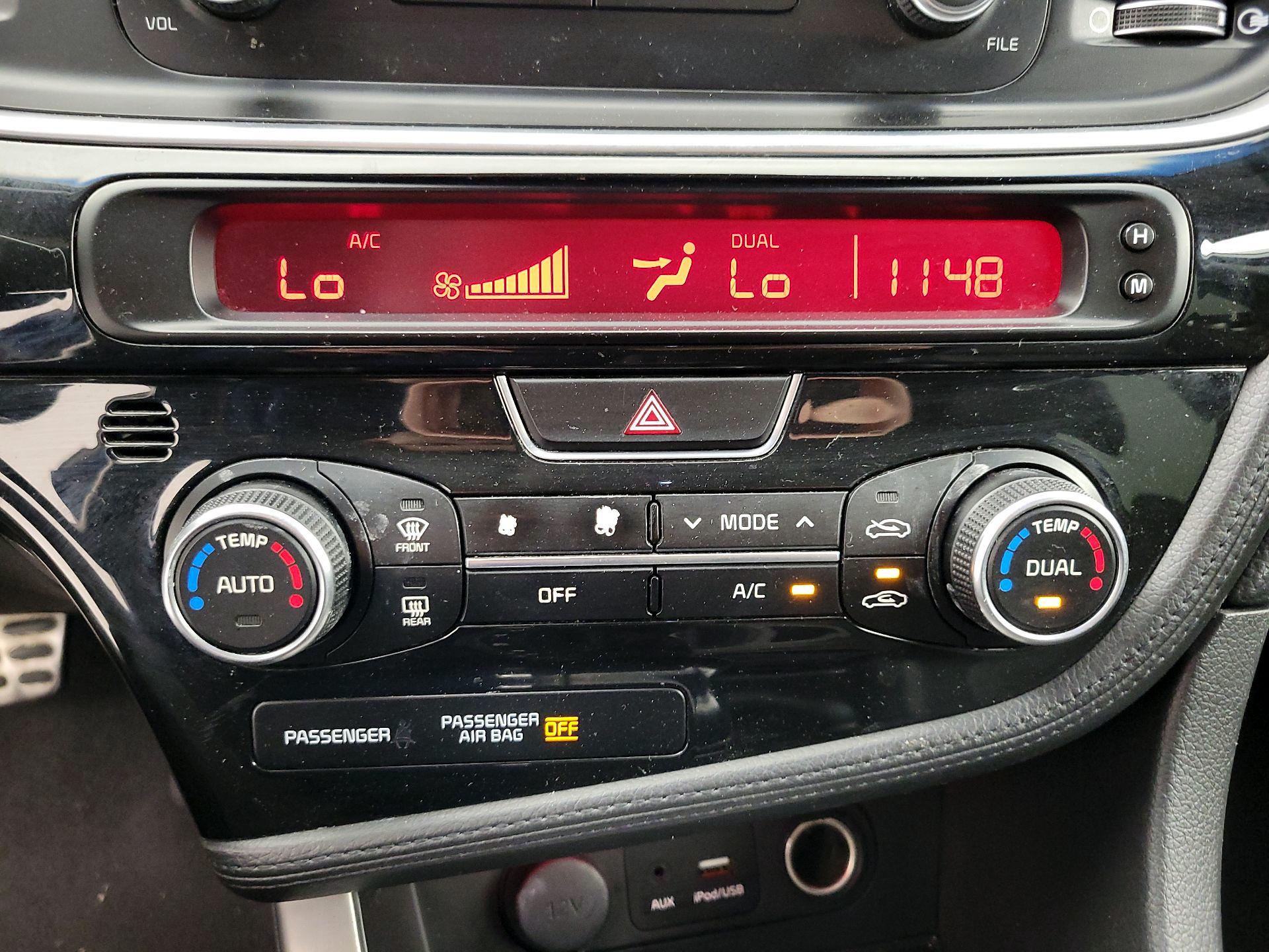 Thumbnail: 2015 Kia Optima - 15