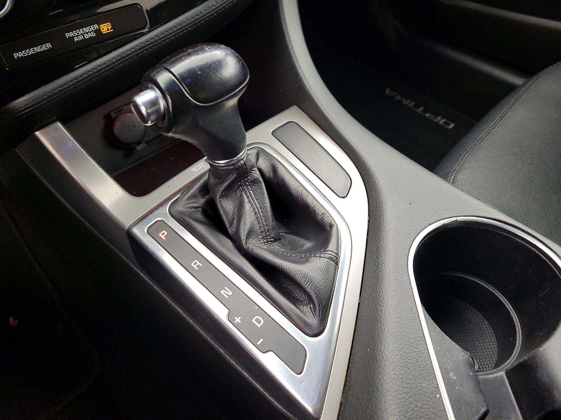 Thumbnail: 2015 Kia Optima - 16