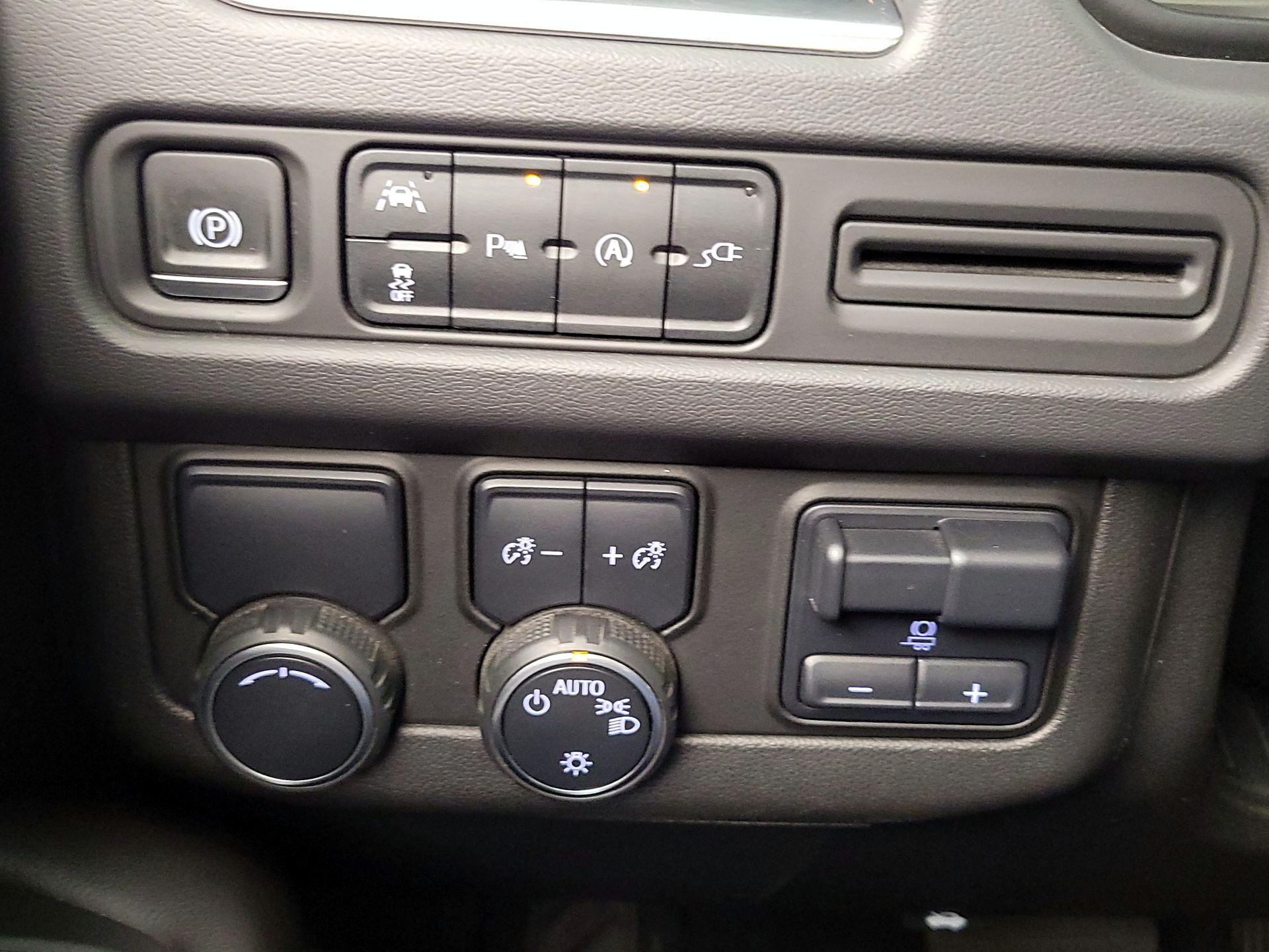 Thumbnail: 2021 Chevrolet Suburban - 13