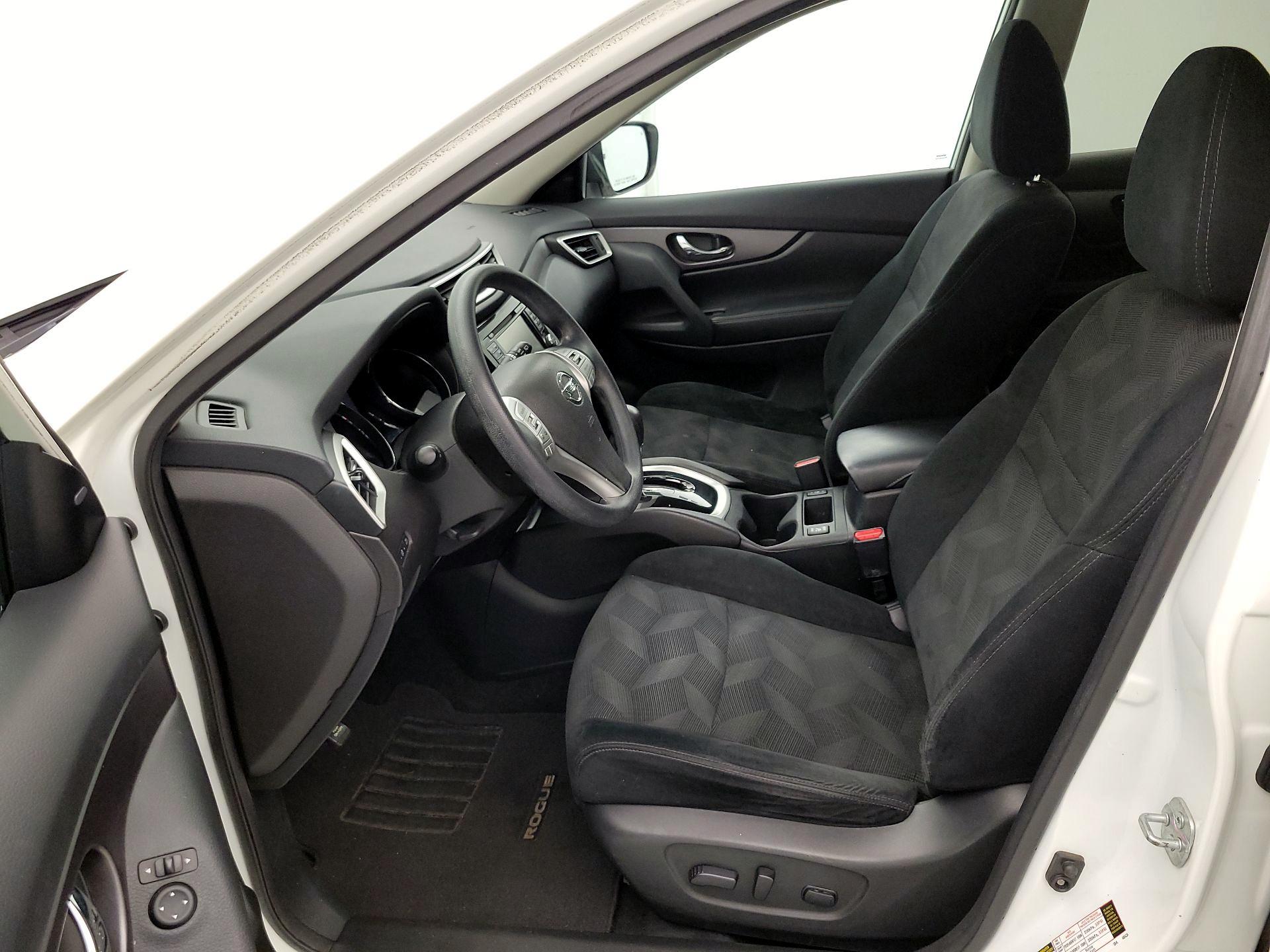 Thumbnail: 2016 Nissan Rogue - 11