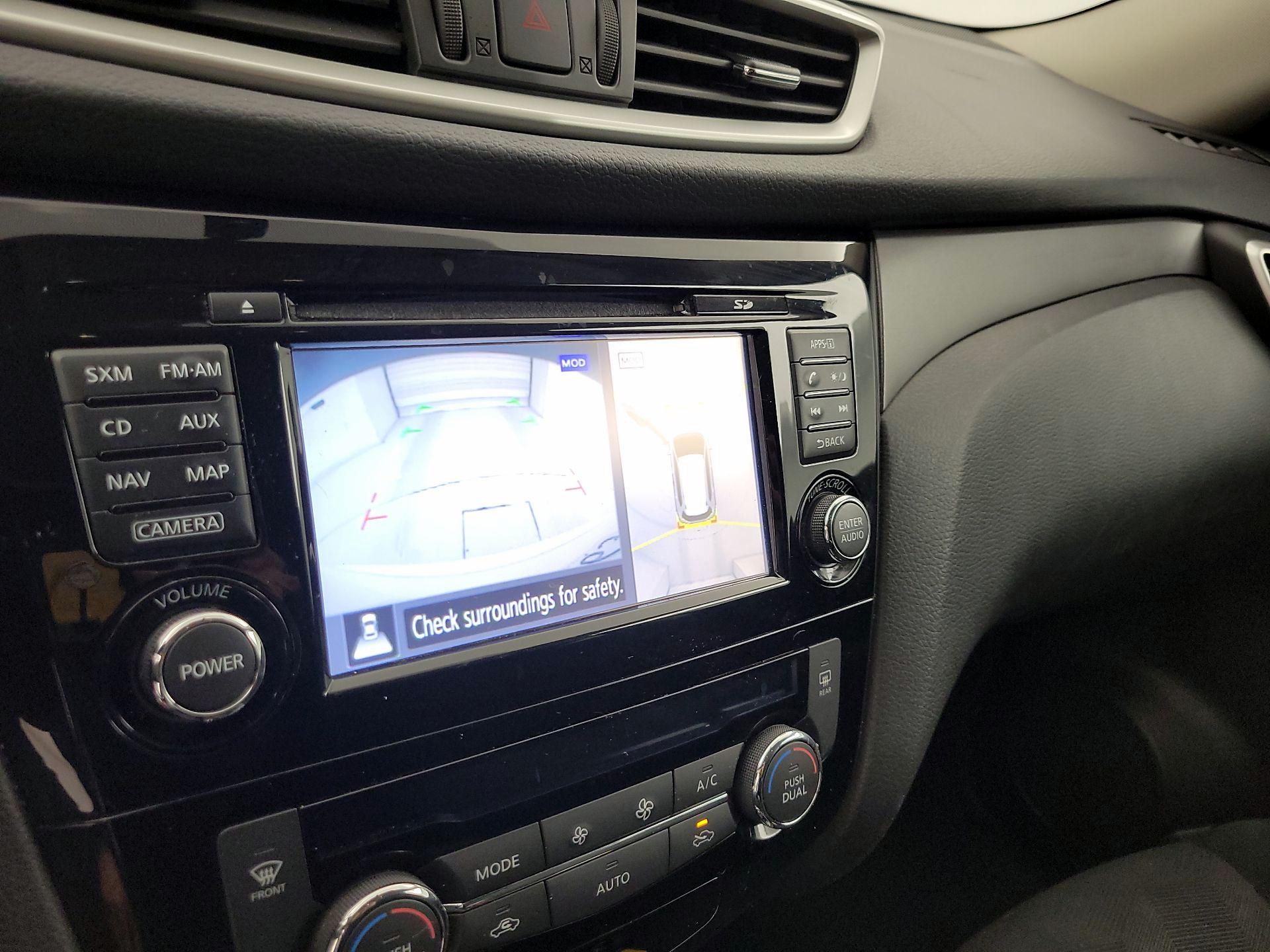 Thumbnail: 2016 Nissan Rogue - 14