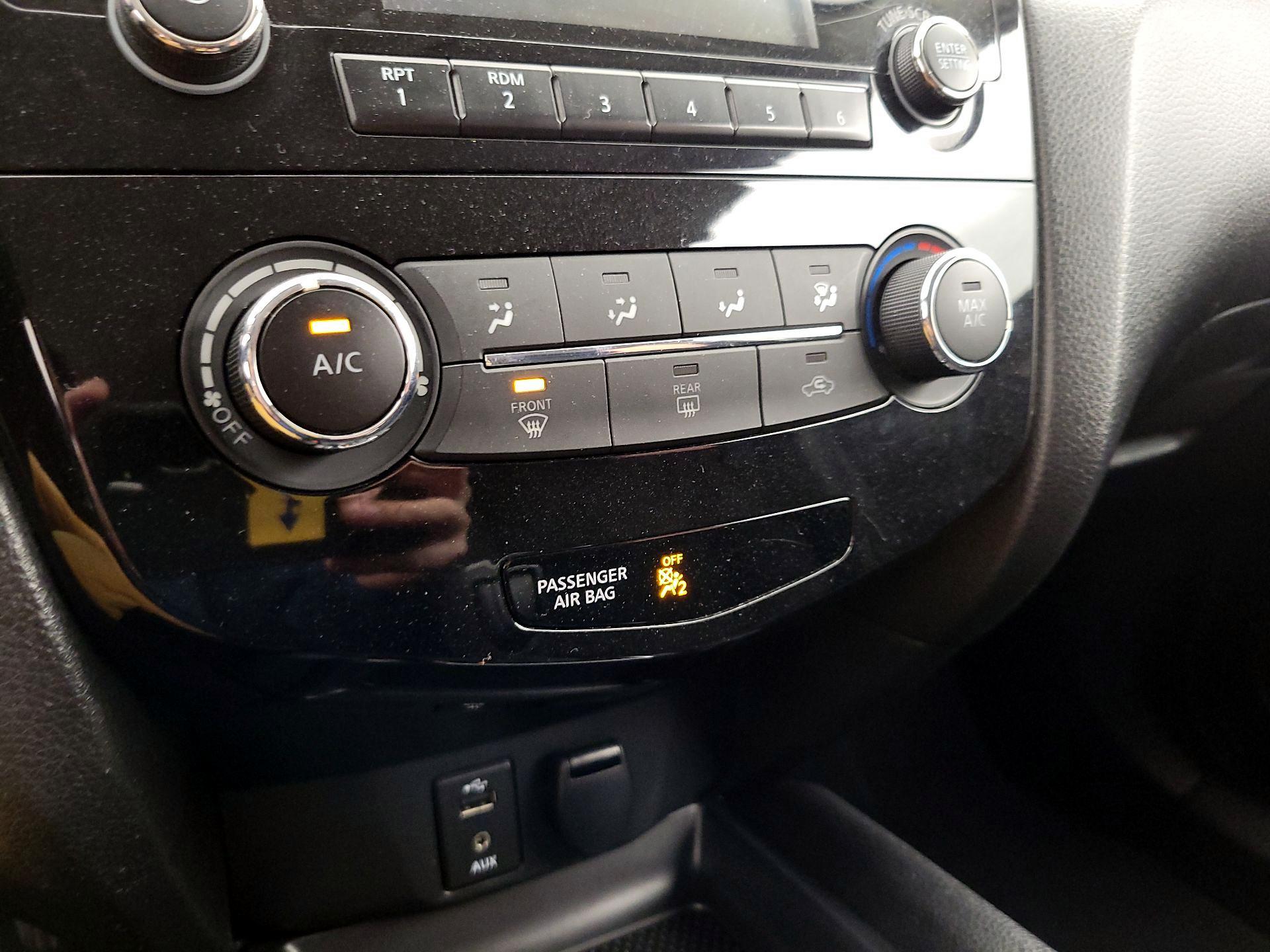 Thumbnail: 2018 Nissan Rogue Sport - 16