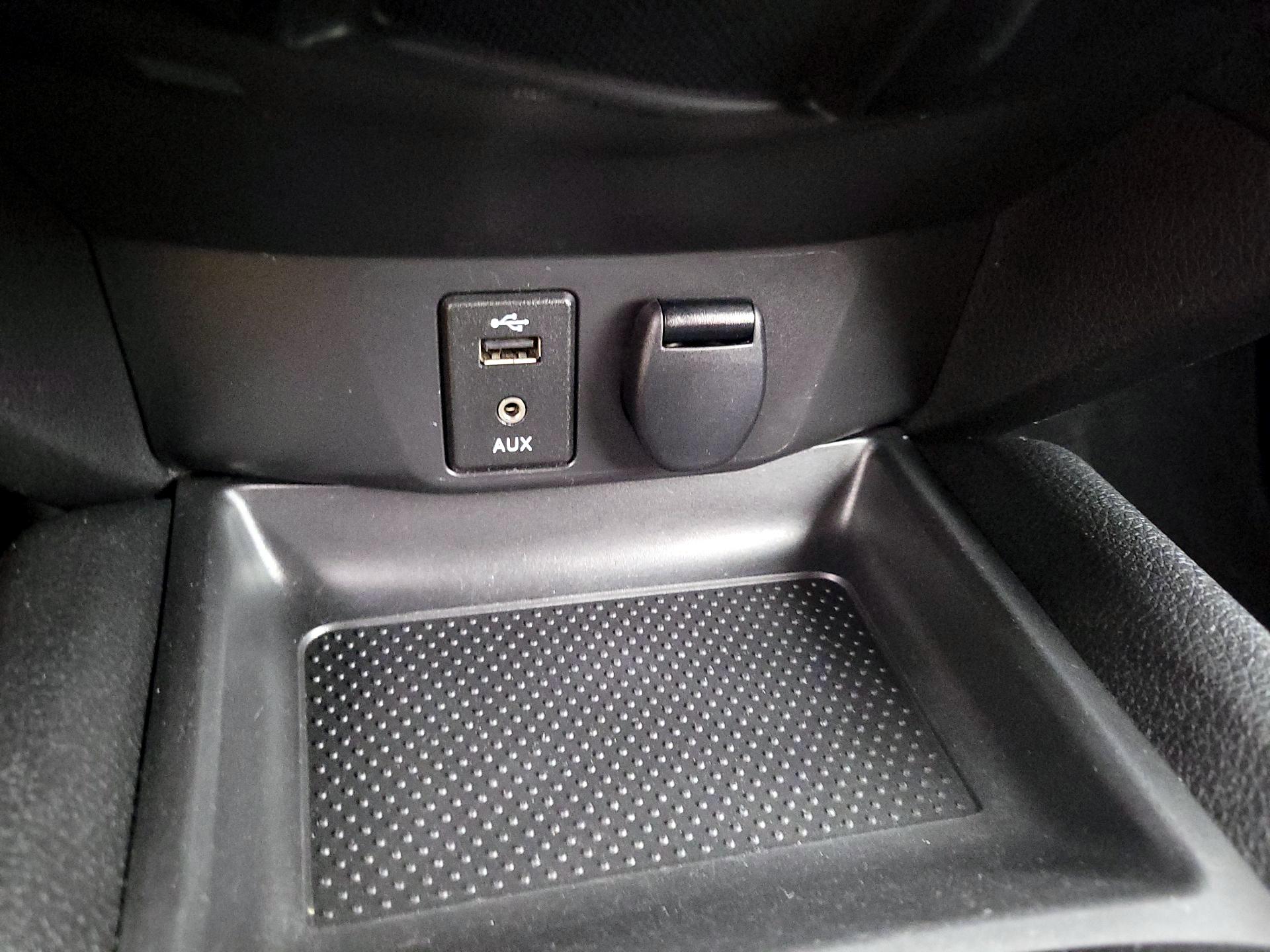 Thumbnail: 2018 Nissan Rogue Sport - 18