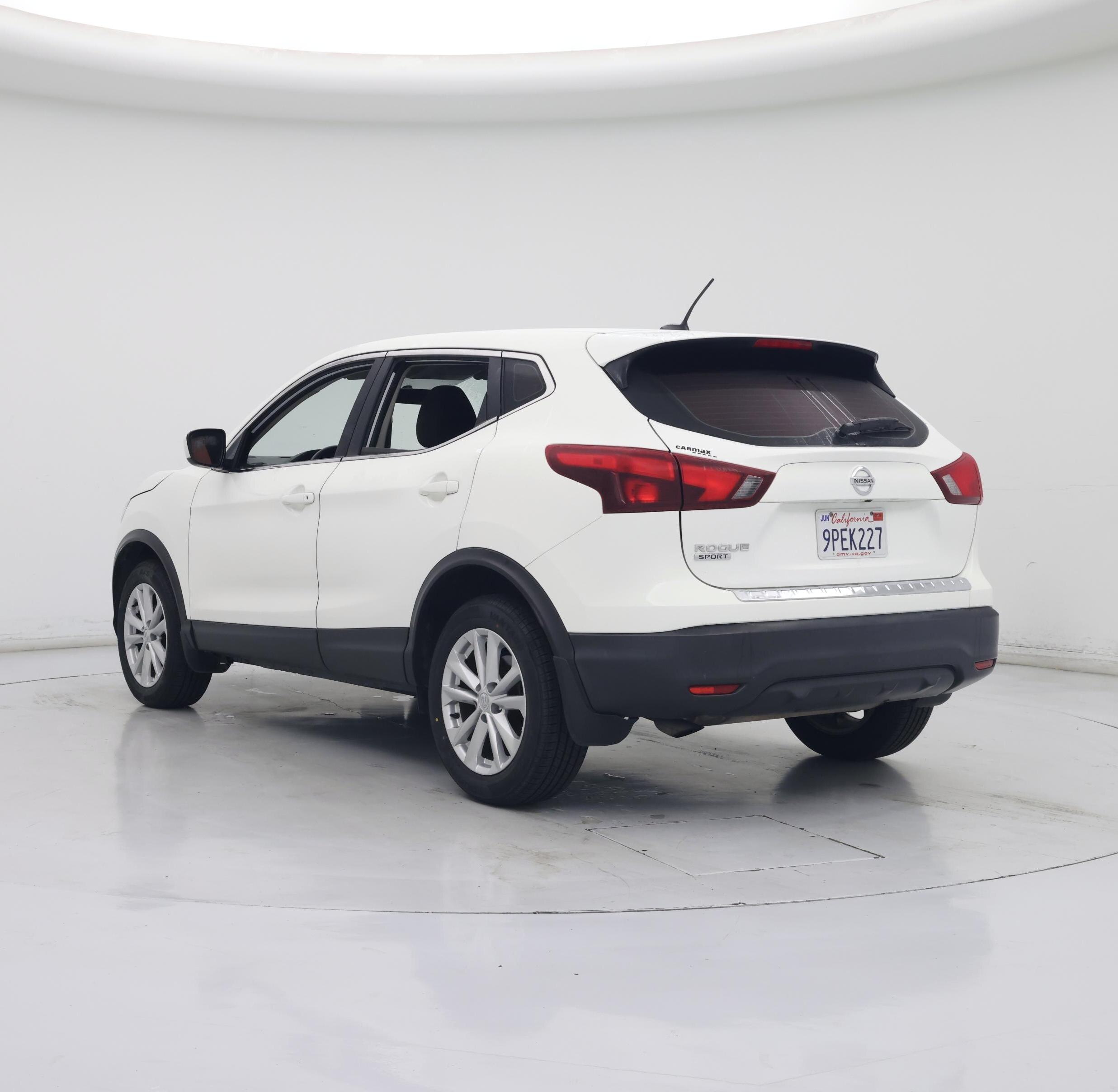 Thumbnail: 2018 Nissan Rogue Sport - 2