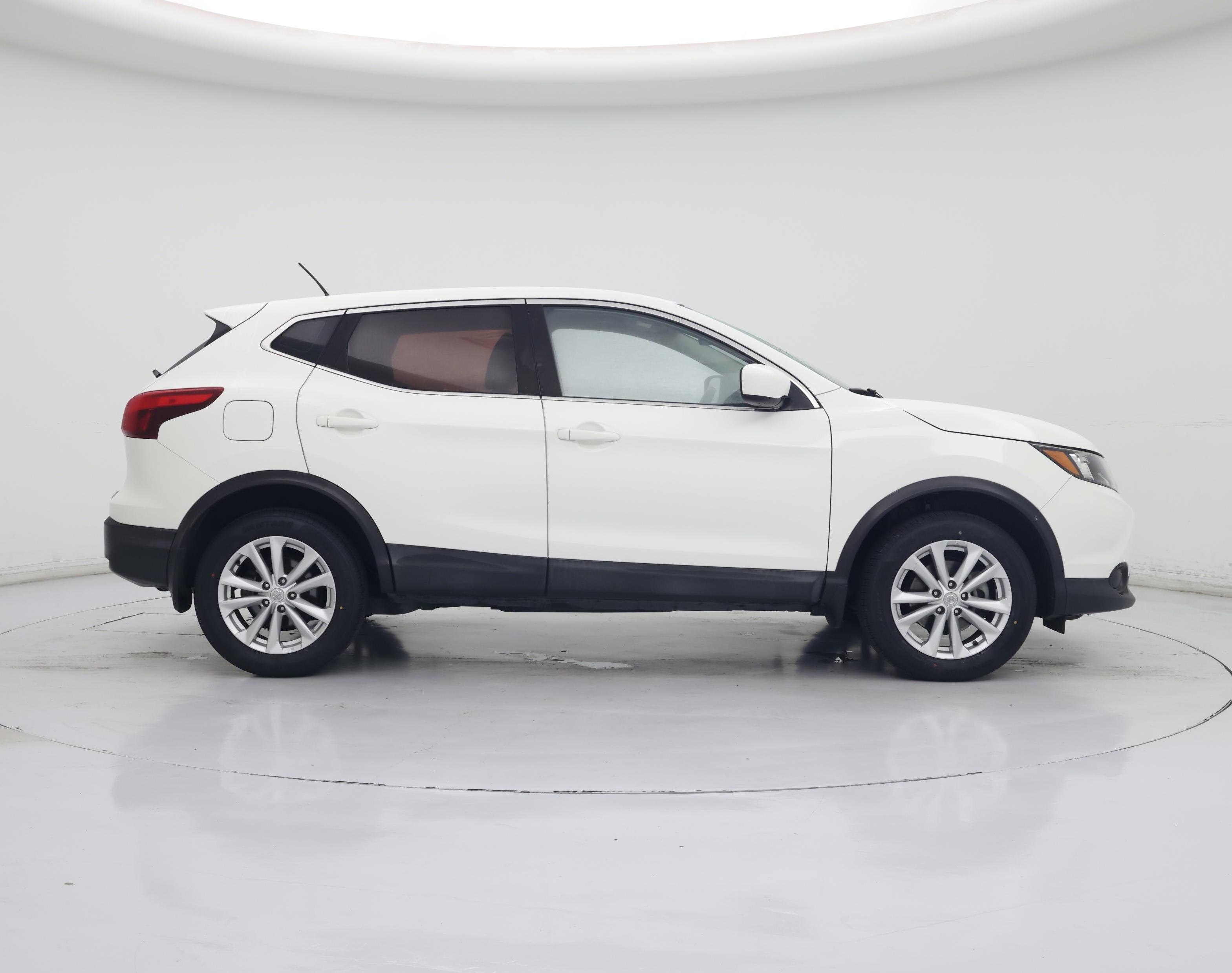 Thumbnail: 2018 Nissan Rogue Sport - 7